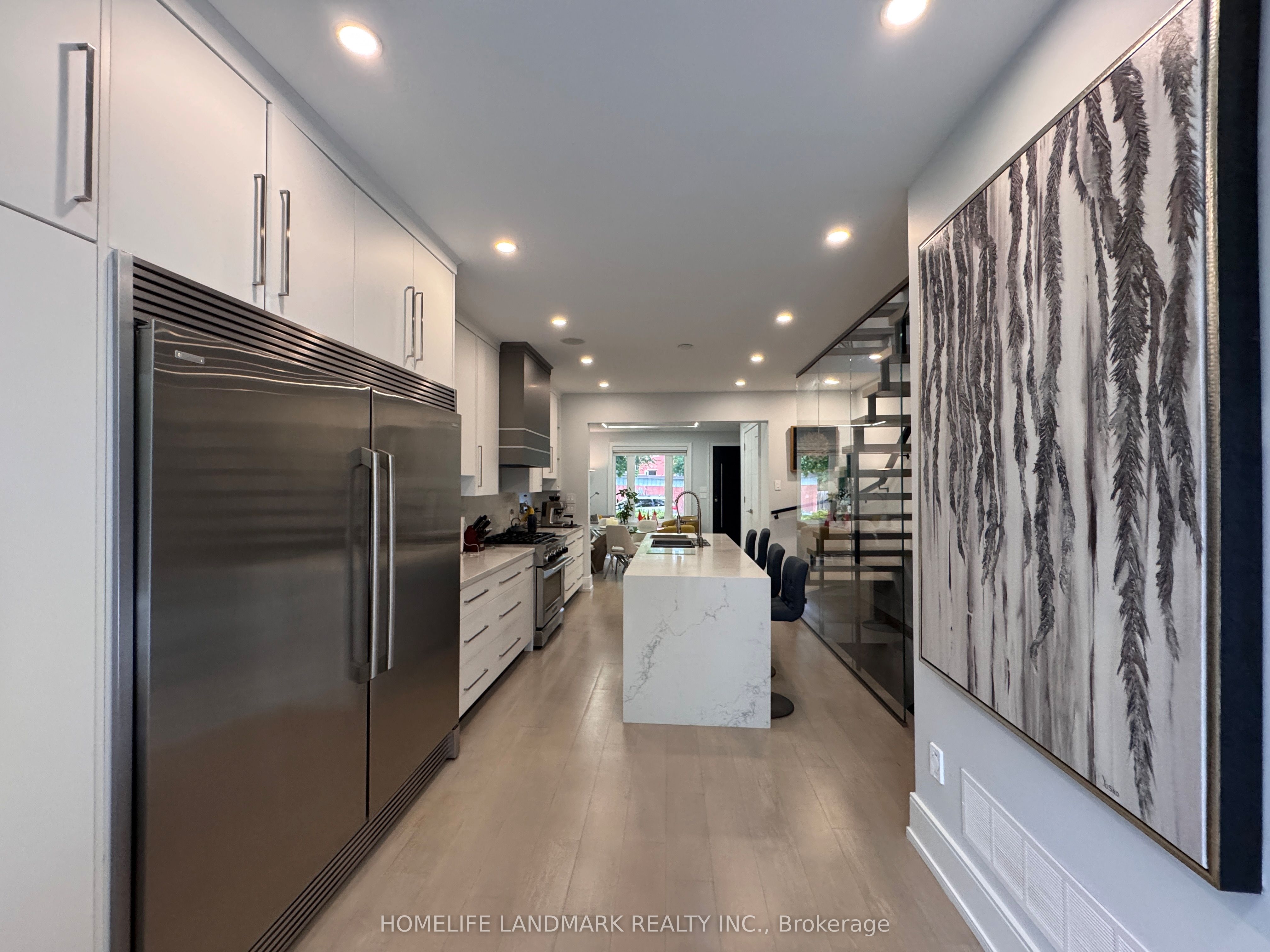 17 Hocken Avenue, Toronto, ON M6G 2K1 photo 3