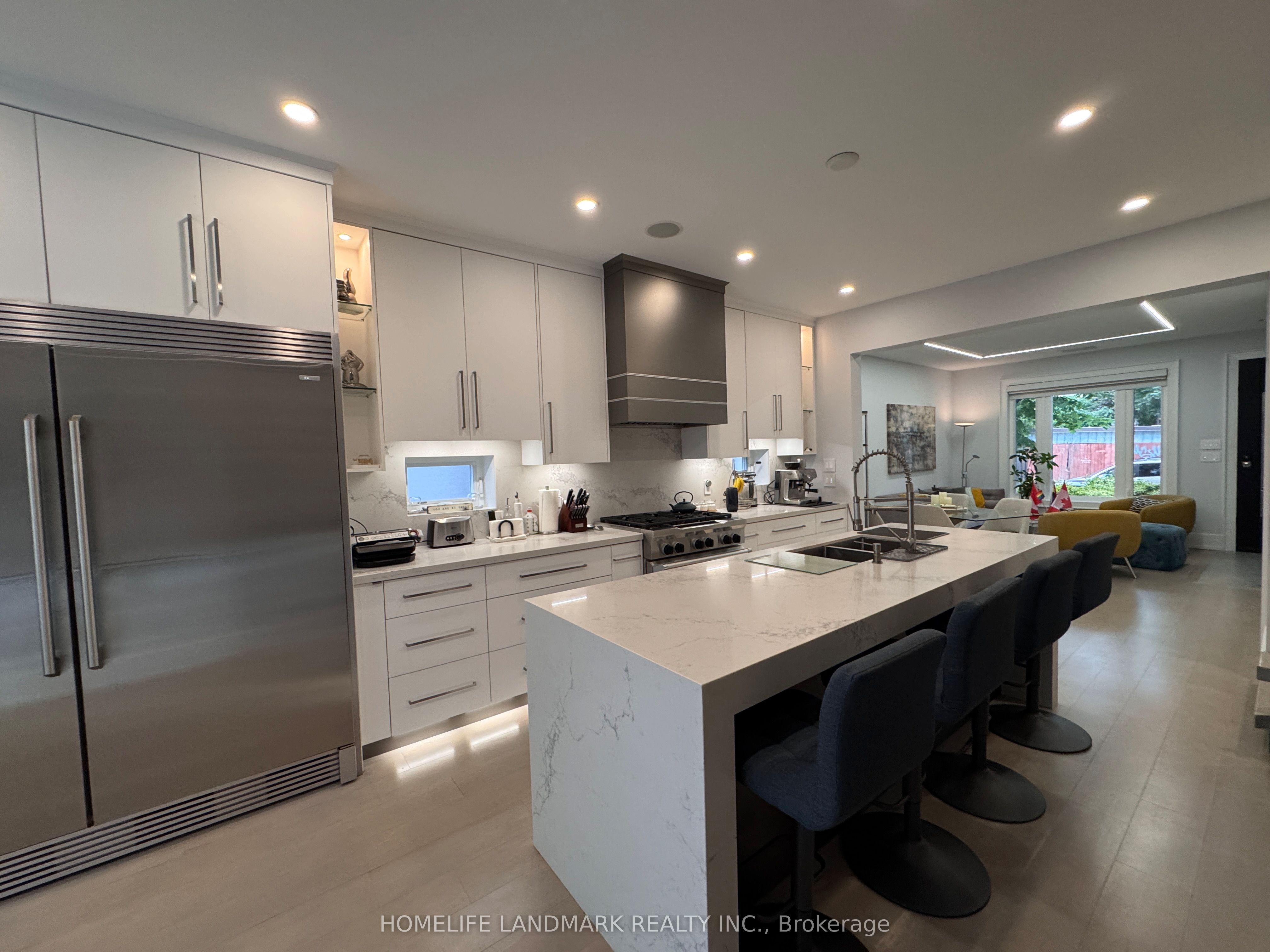 17 Hocken Avenue, Toronto, ON M6G 2K1 photo 5