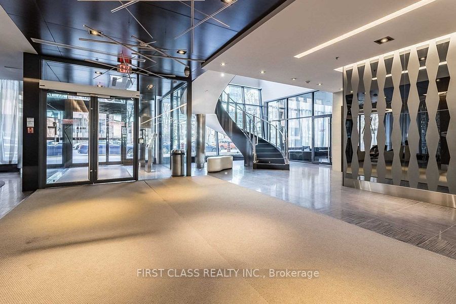 28 Ted Rogers Way 2502, Toronto, ON M4Y 2J4 photo 4