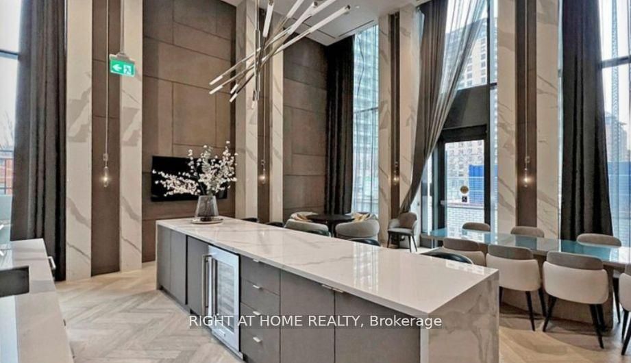 15 Holmes Avenue 1703, Toronto, ON M2N 0L4 photo 2