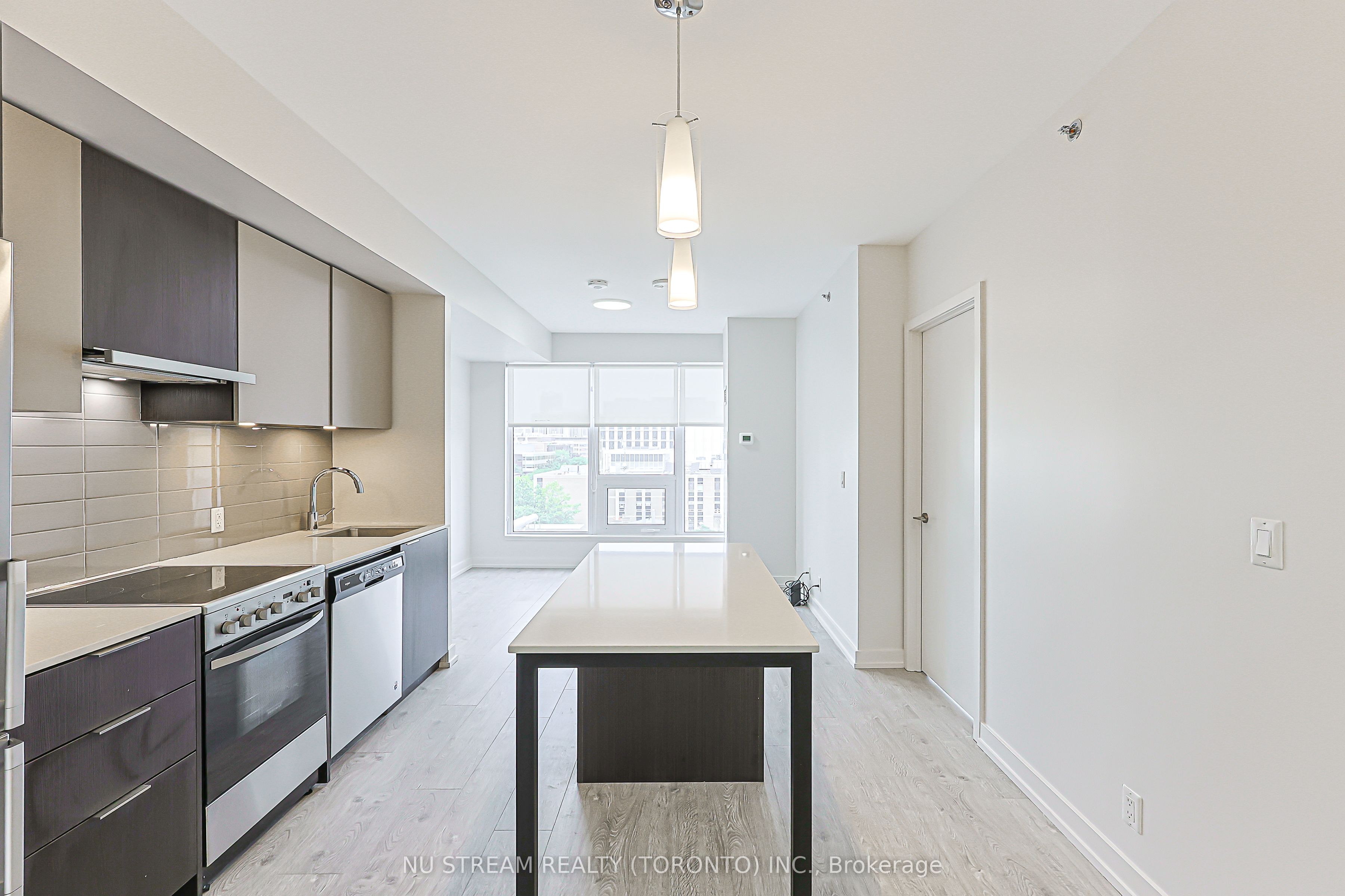 203 College Street 905, Toronto, ON M5T 1P9 photo 5