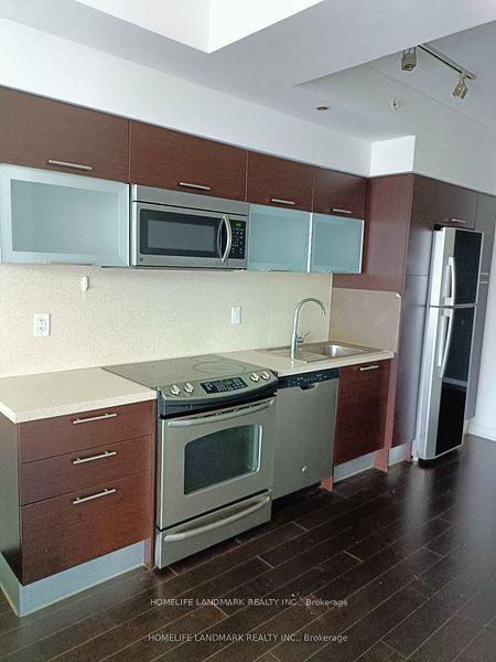 386 Yonge Street 4616, Toronto, ON M5B 0A5 photo 3