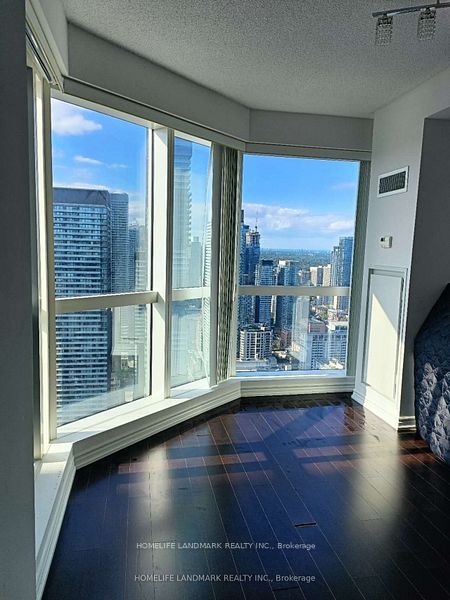 386 Yonge Street 4616, Toronto, ON M5B 0A5 photo 5