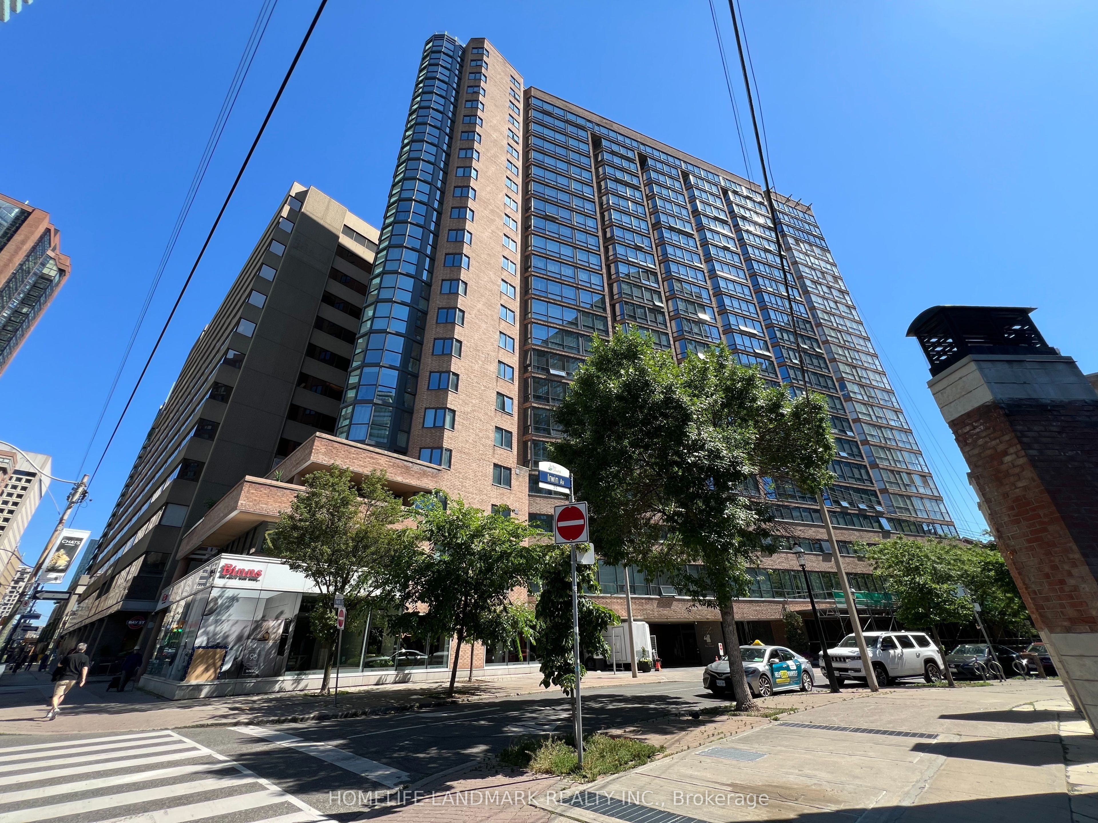 1055 Bay Street 2112, Toronto, ON M5S 3A3 photo 2