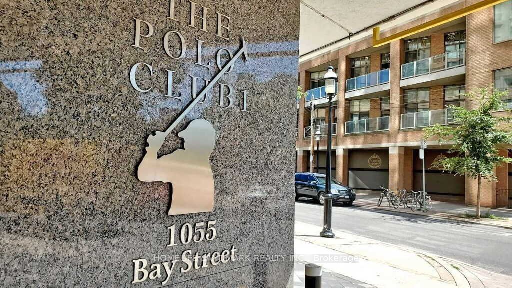 1055 Bay Street 2112, Toronto, ON M5S 3A3 photo 3