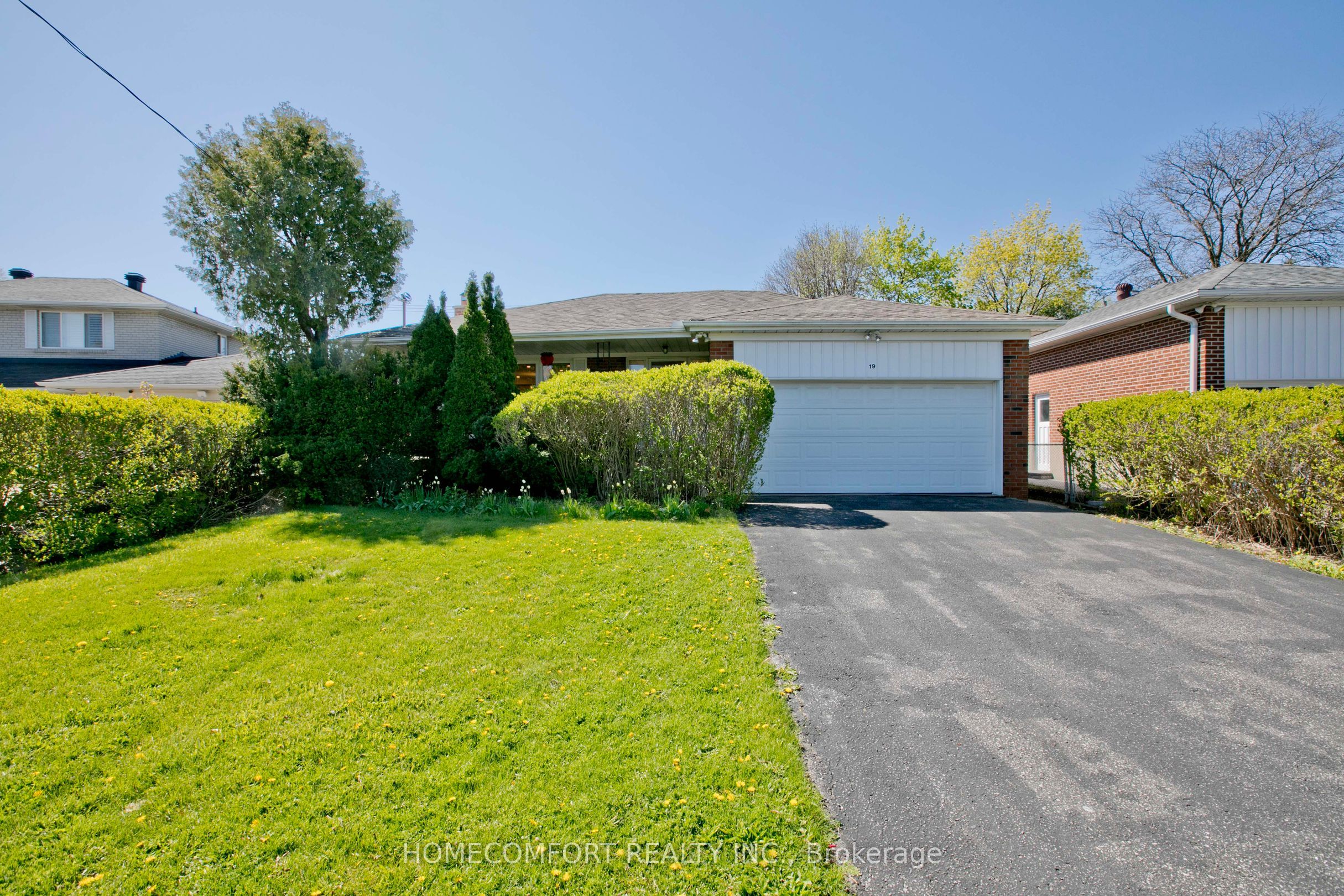 19 Oldborough Circle Upper, Toronto, ON M2J 3A1