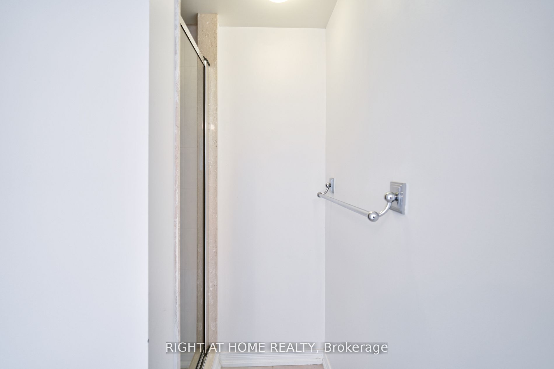 18 Valley Woods Road 813, Toronto, ON M3A 0A1 photo 5