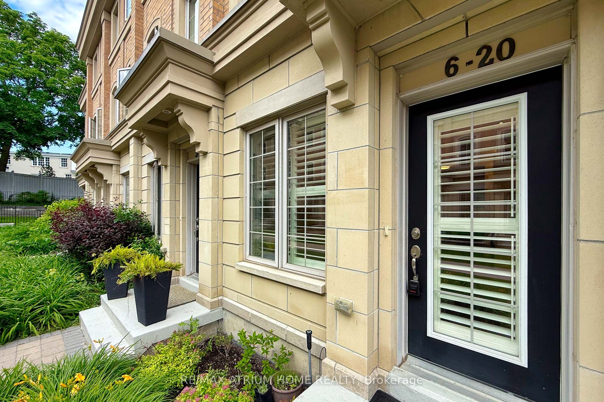 20 Hargrave Lane 6, Toronto, ON M4N 0A4 photo 4