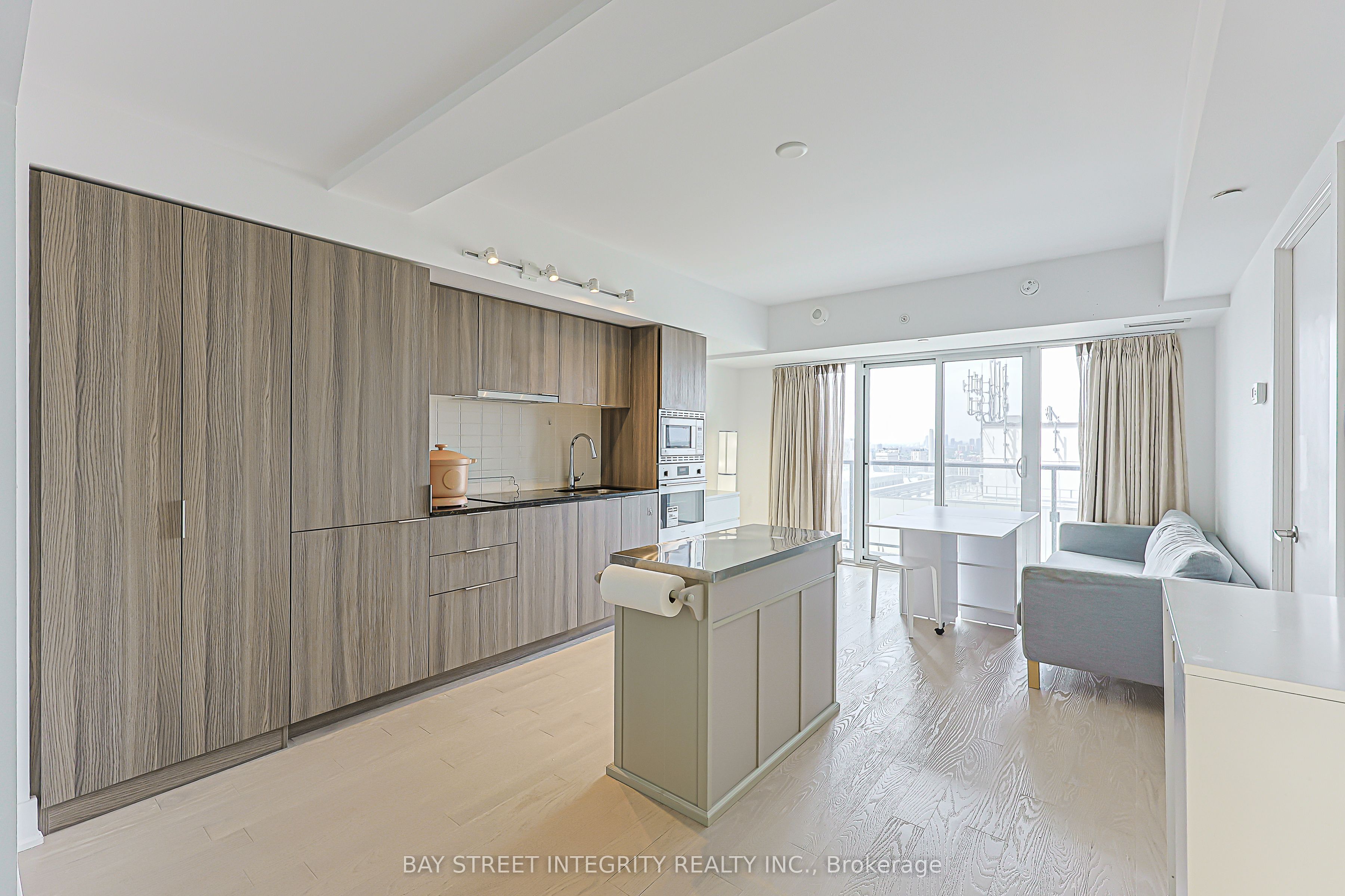 955 Bay Street 2409, Toronto, ON M5S 0C6 photo 4