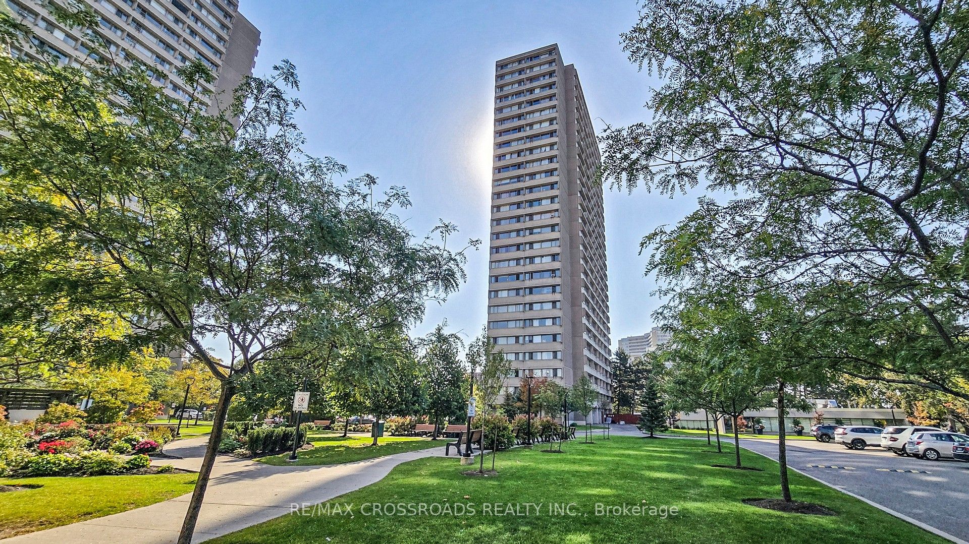 715 Don Mills Road 208, Toronto, ON M3C 1S4