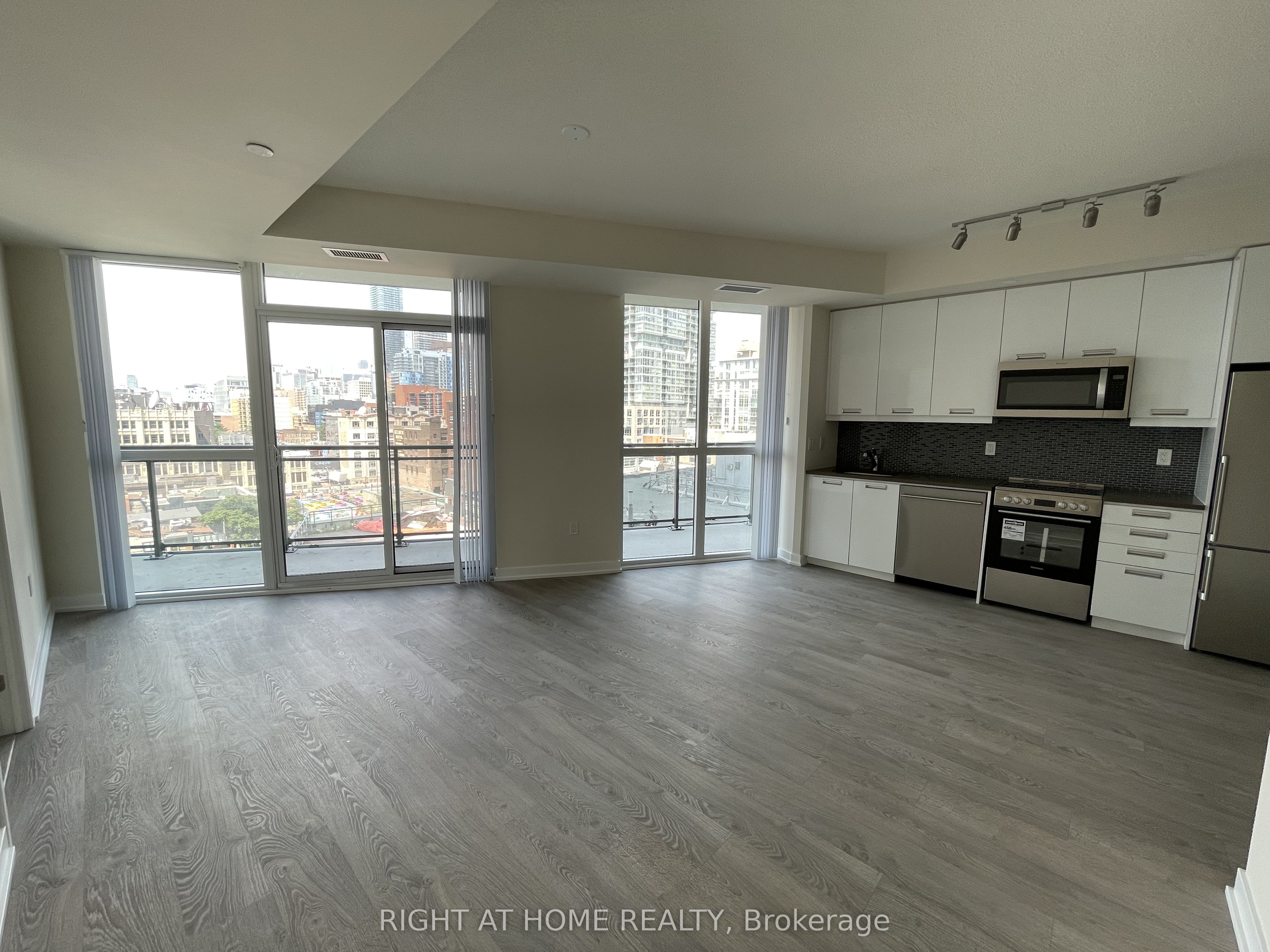 99 John Street 806, Toronto, ON M5V 0S6 photo 5