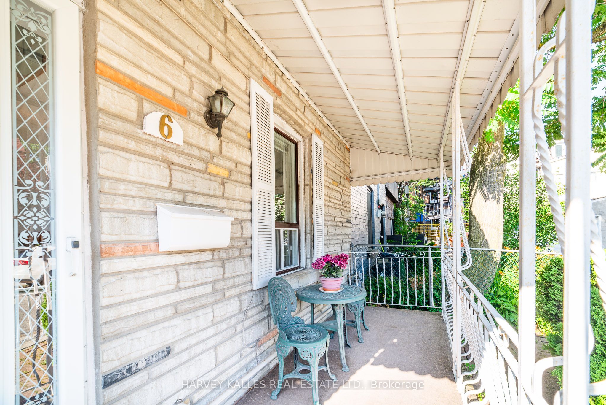 6 Crocker Avenue, Toronto, ON M6J 1K5 photo 3