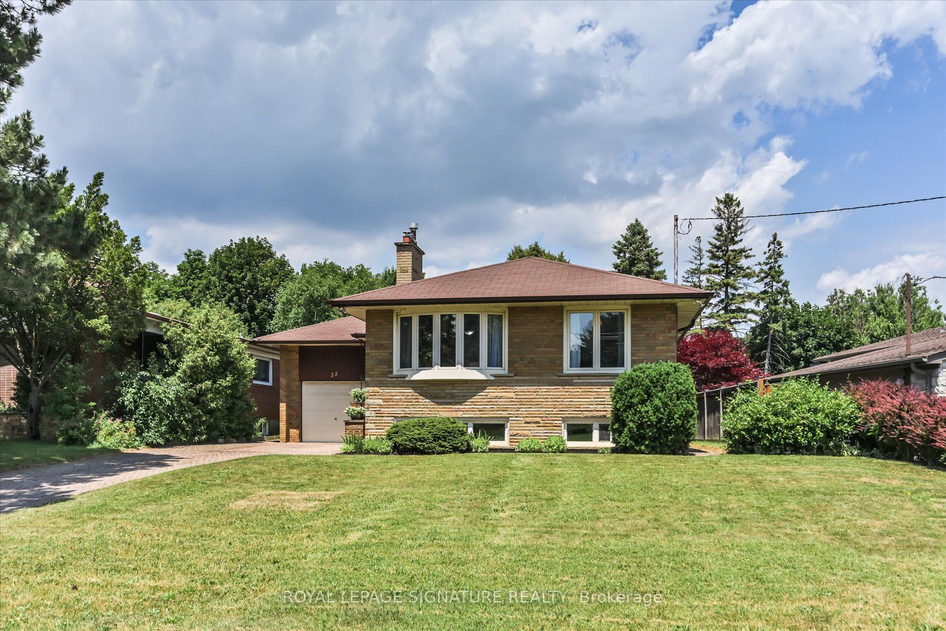 22 Anewen Drive, Toronto, ON M4A 1S2 photo 3