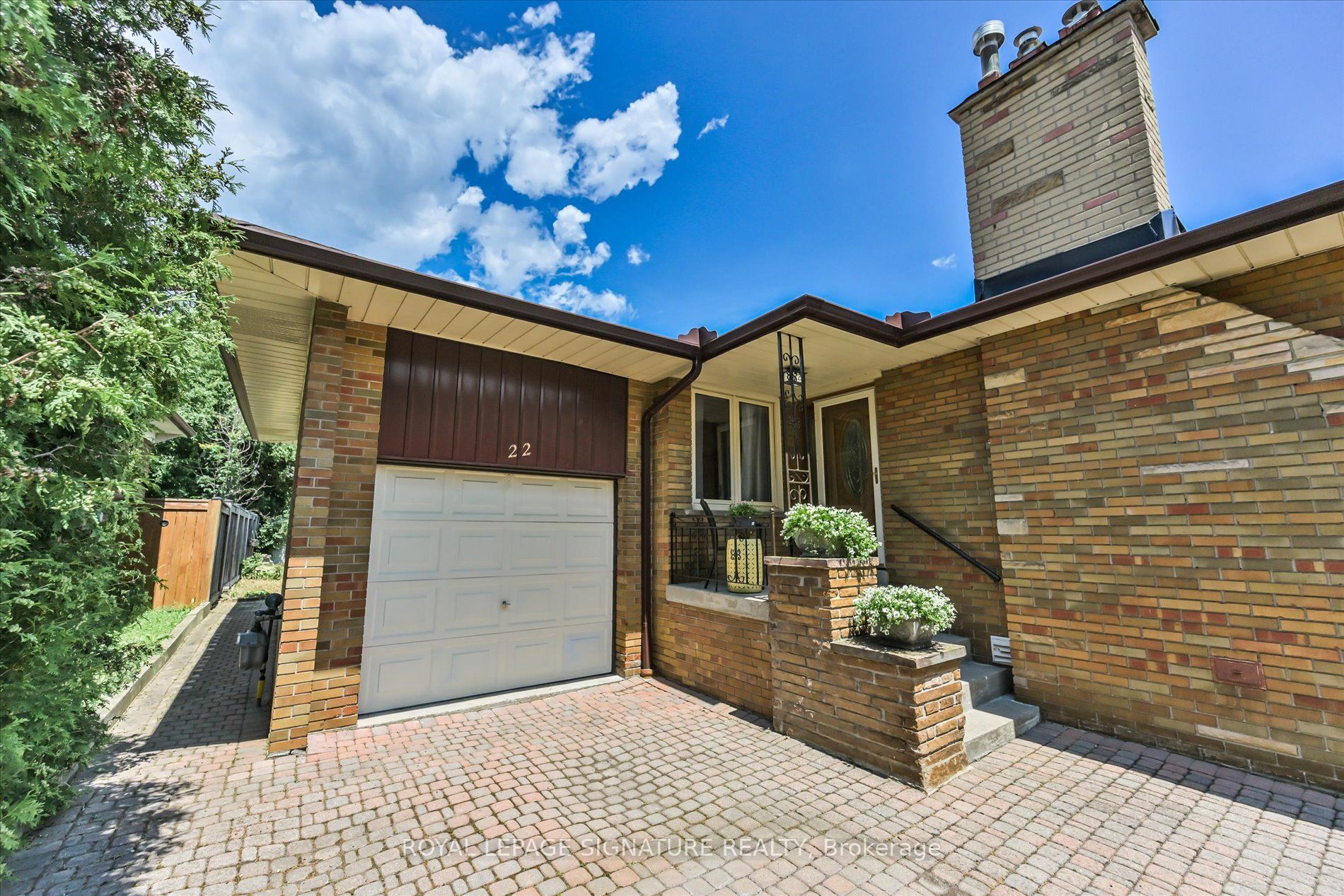 22 Anewen Drive, Toronto, ON M4A 1S2 photo 4