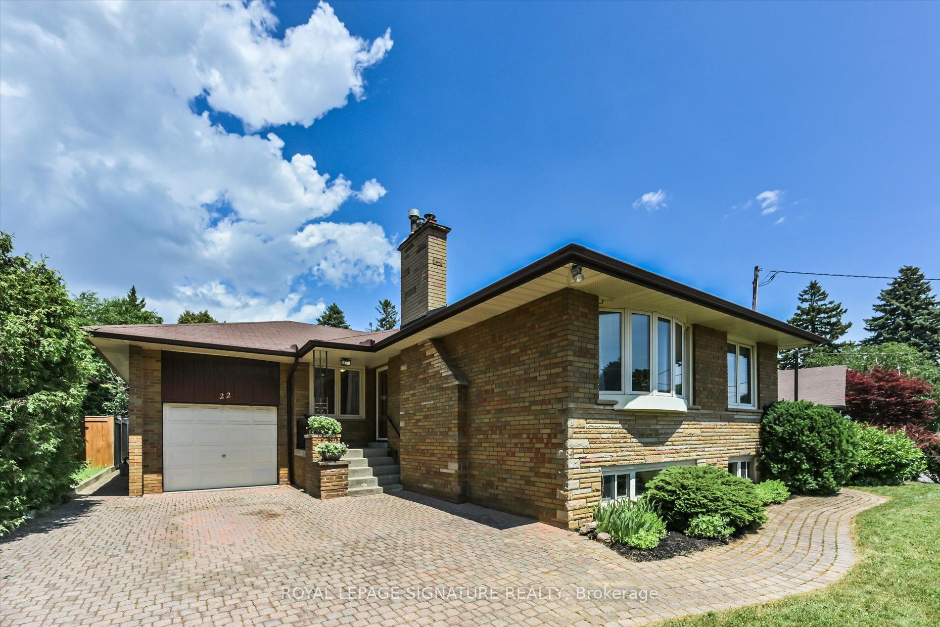 22 Anewen Drive, Toronto, ON M4A 1S2 photo 5