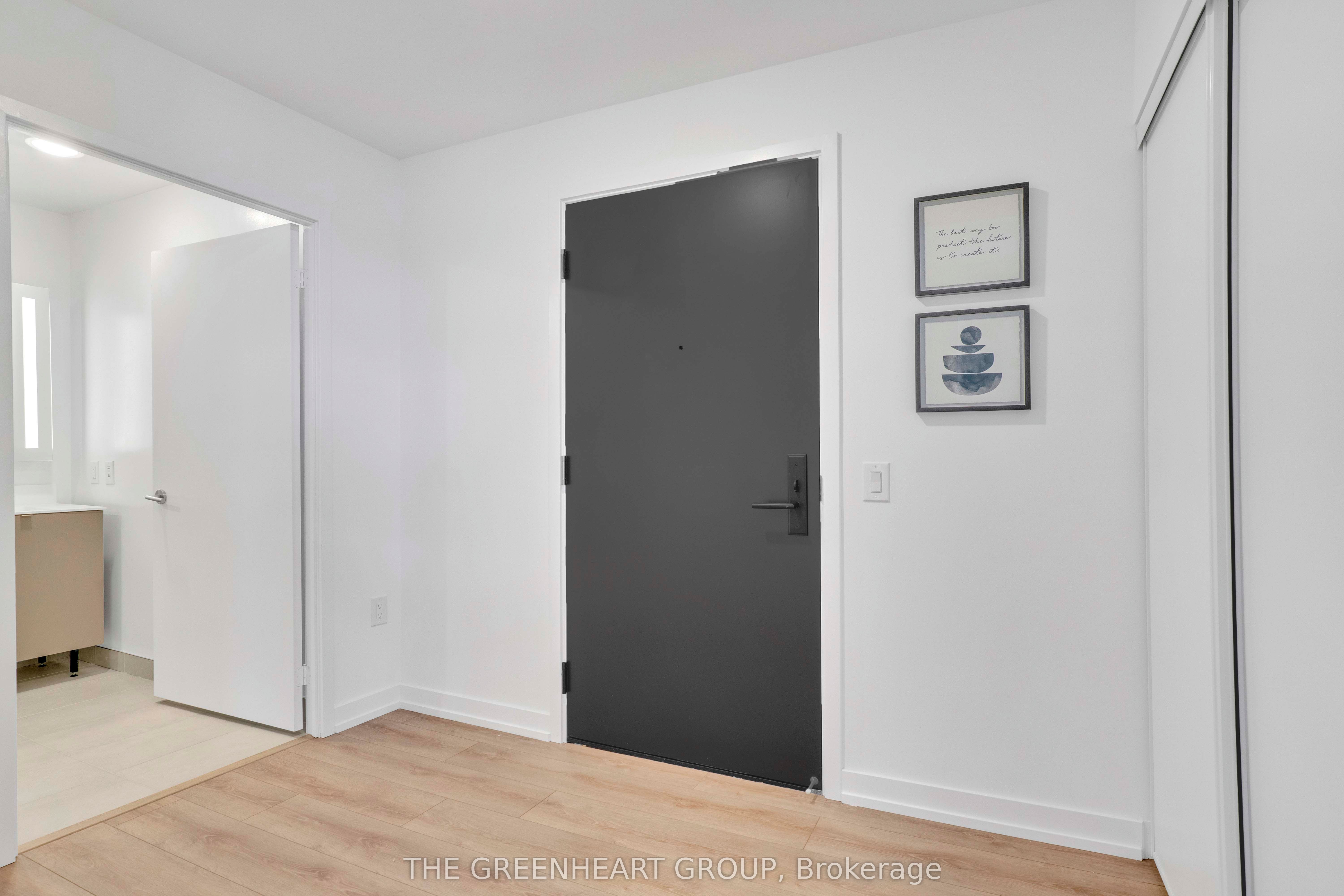 500 Dupont Street 419, Toronto, ON M6G 0B8 photo 3
