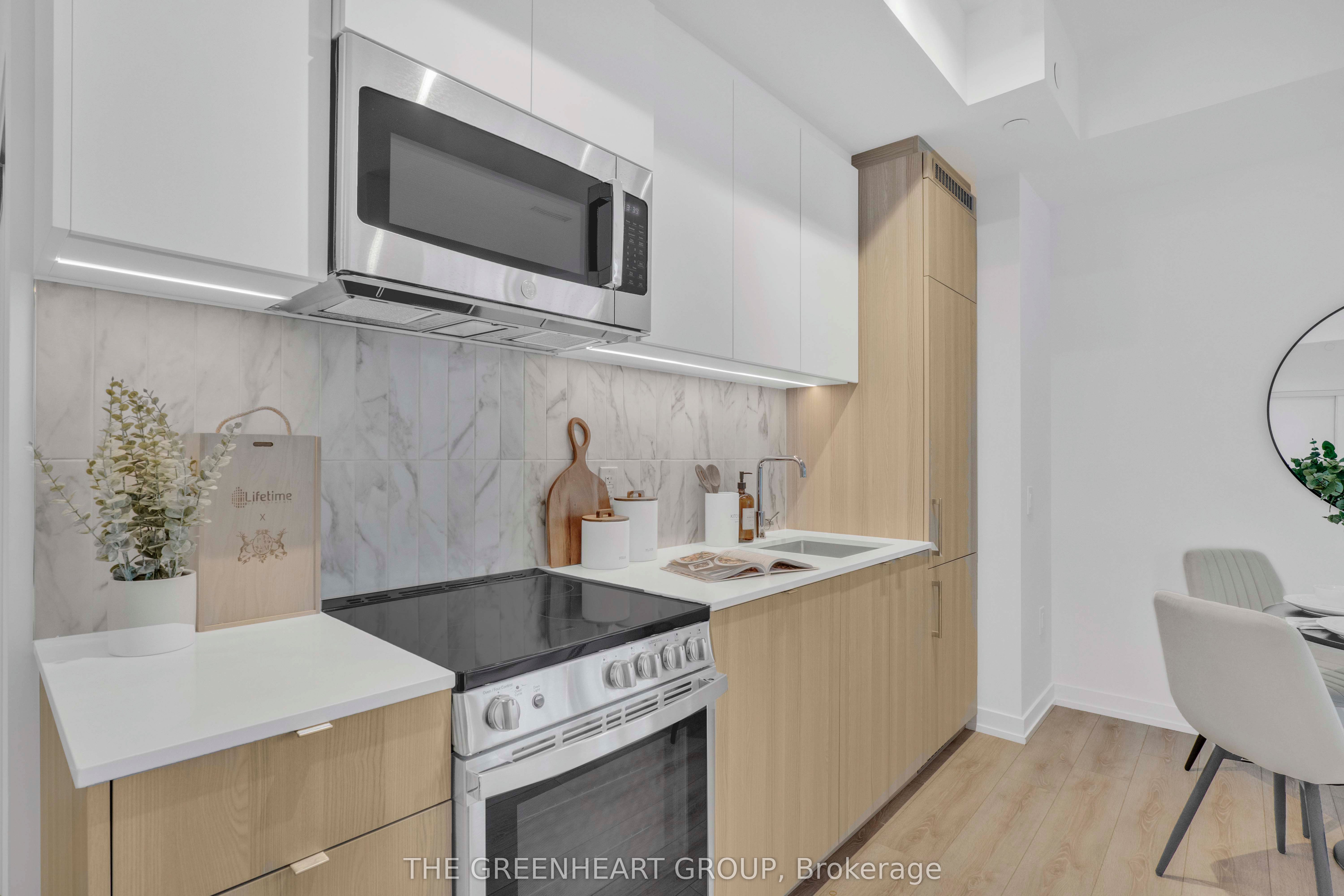 500 Dupont Street 419, Toronto, ON M6G 0B8 photo 4