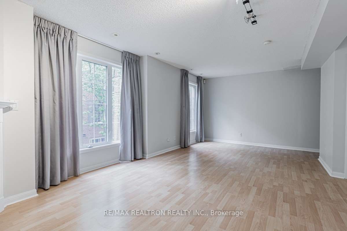 3 Everson Drive 228, Toronto, ON M2N 7C2 photo 2