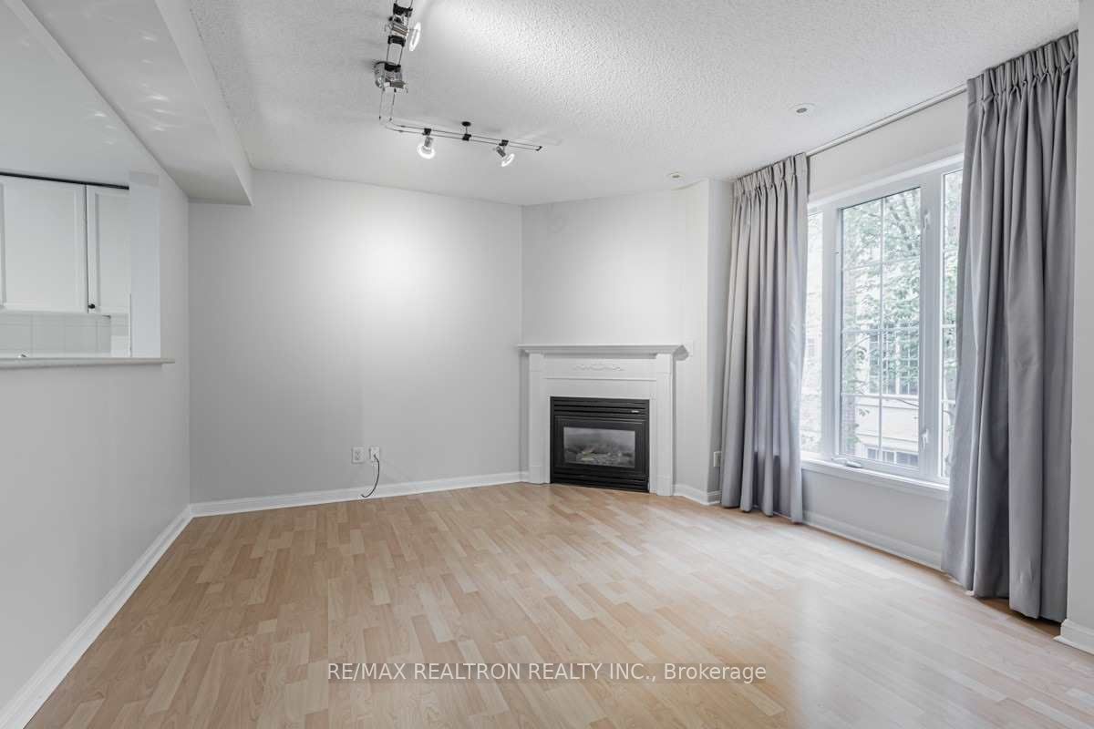 3 Everson Drive 228, Toronto, ON M2N 7C2 photo 3