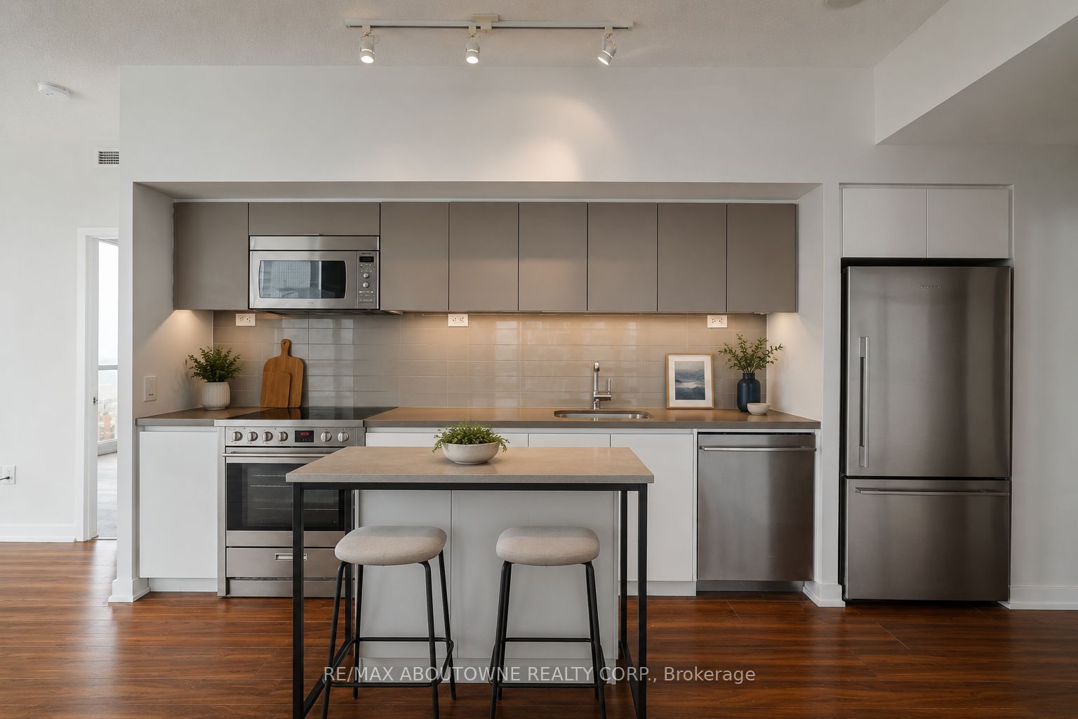 75 Queens Wharf Road 1901, Toronto, ON M5V 0J8 photo 4