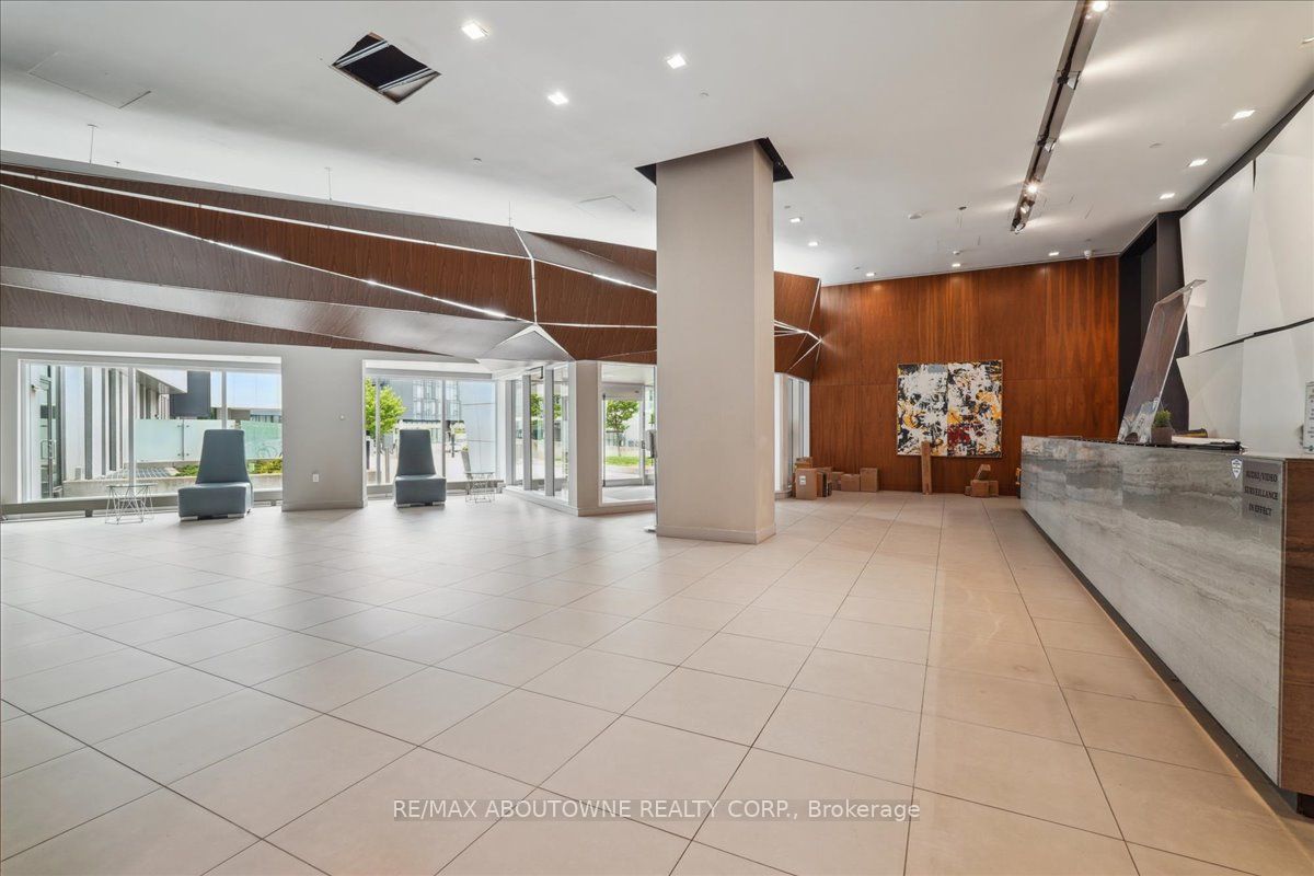 75 Queens Wharf Road 1901, Toronto, ON M5V 0J8 photo 5