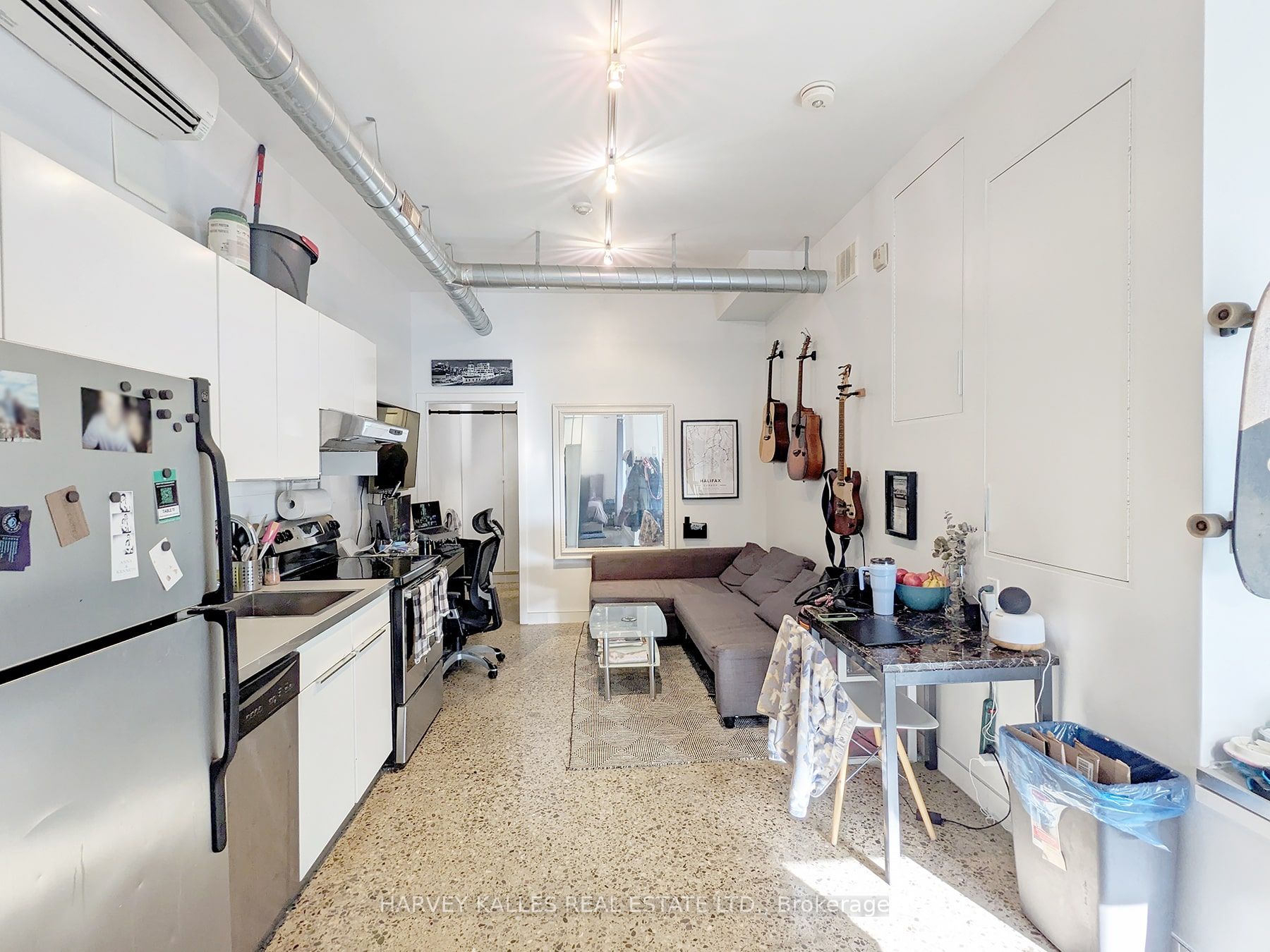 214 Bathurst Street B1, Toronto, ON M5T 2R9 photo 2