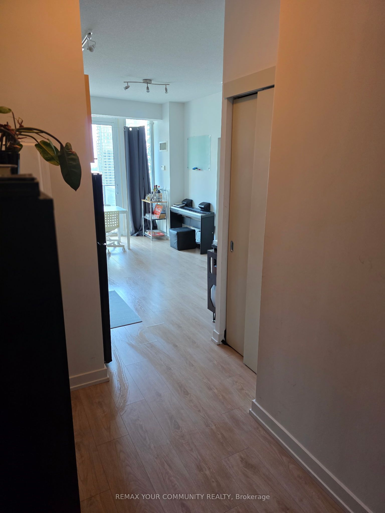 126 Simcoe Street 1809, Toronto, ON M5H 4E6 photo 2