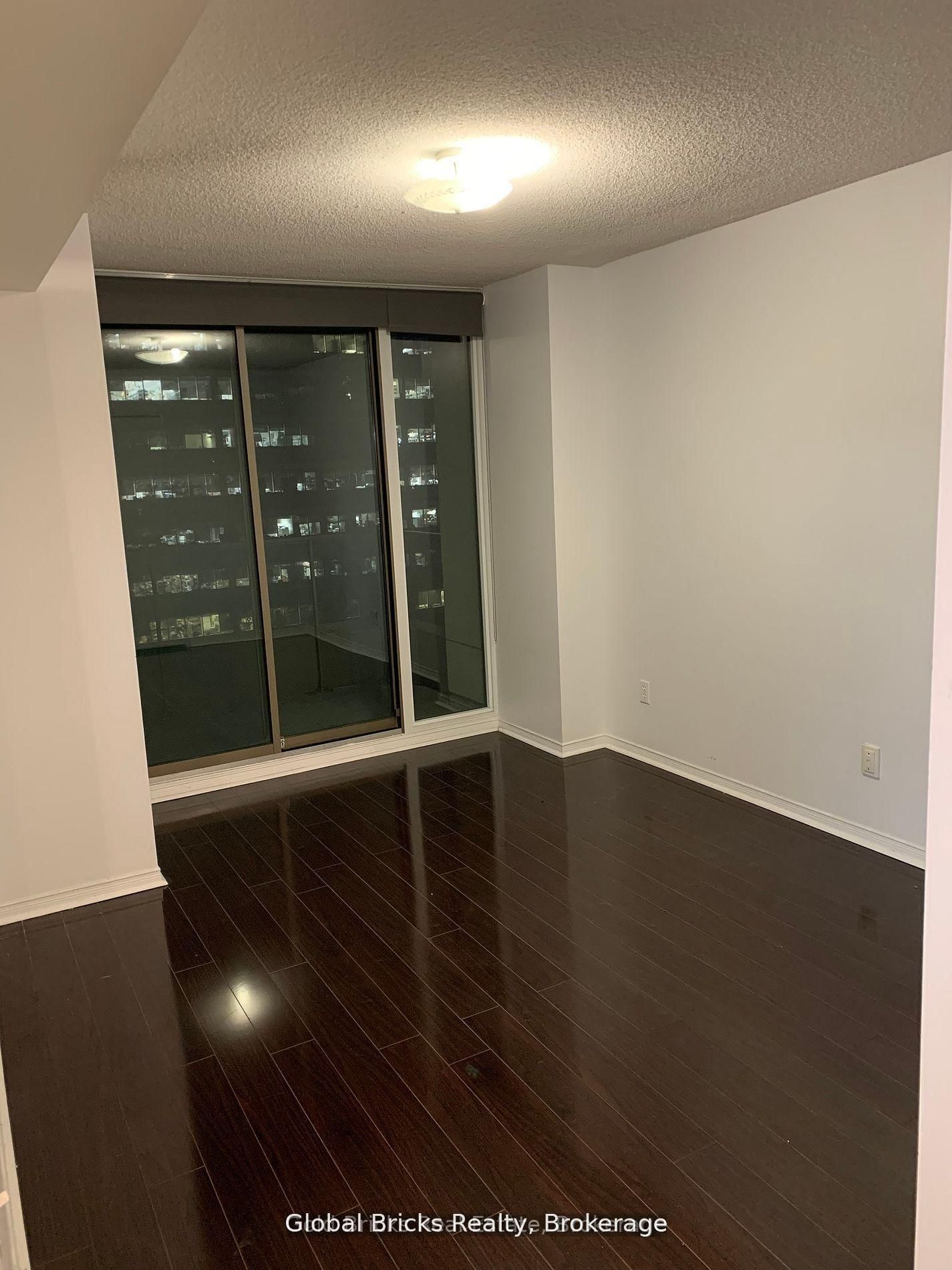 750 Bay Street 2009, Toronto, ON M5G 1N6 photo 5