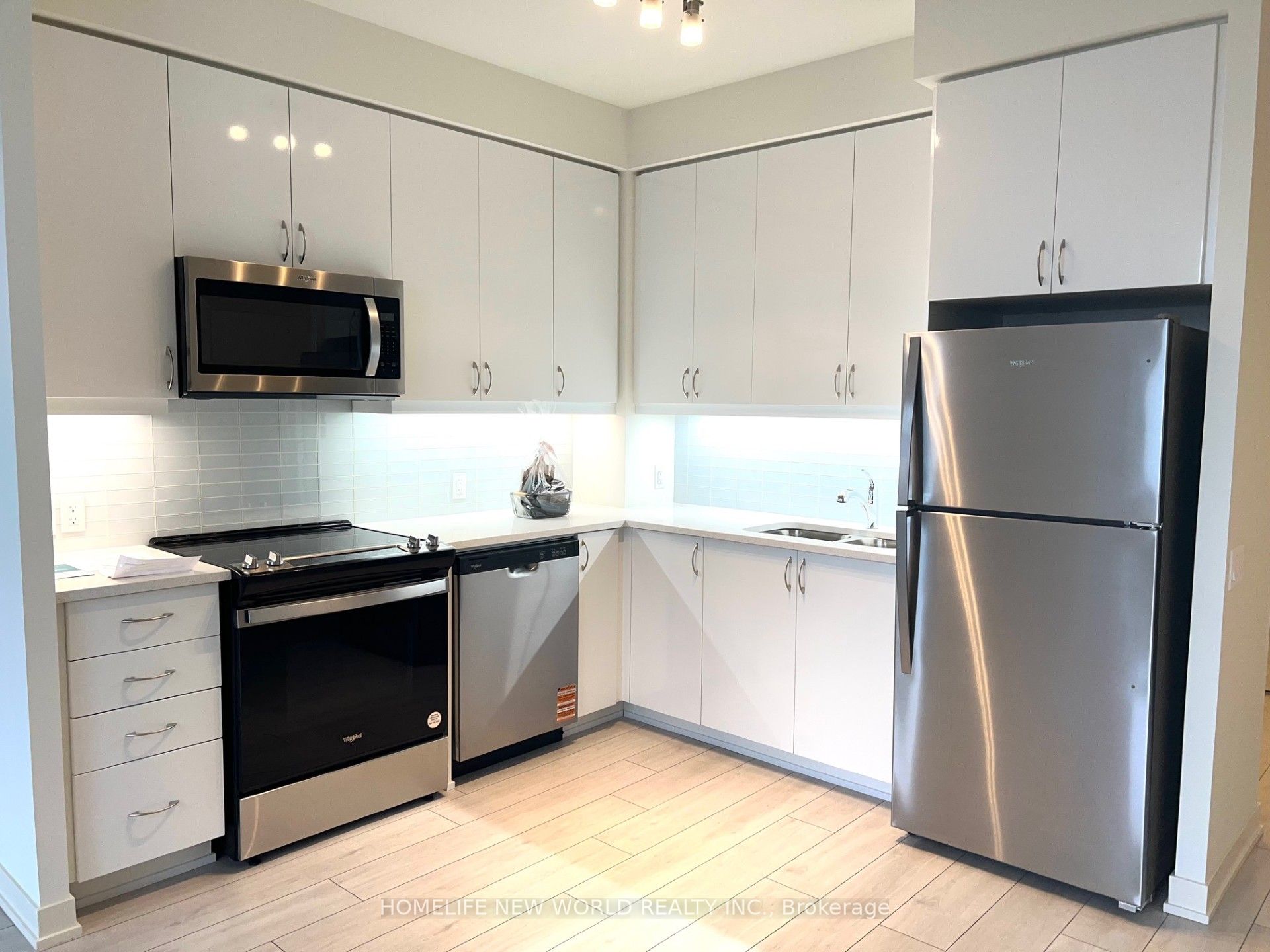 4955 Yonge Street 3207, Toronto, ON M2N 0L8 photo 3