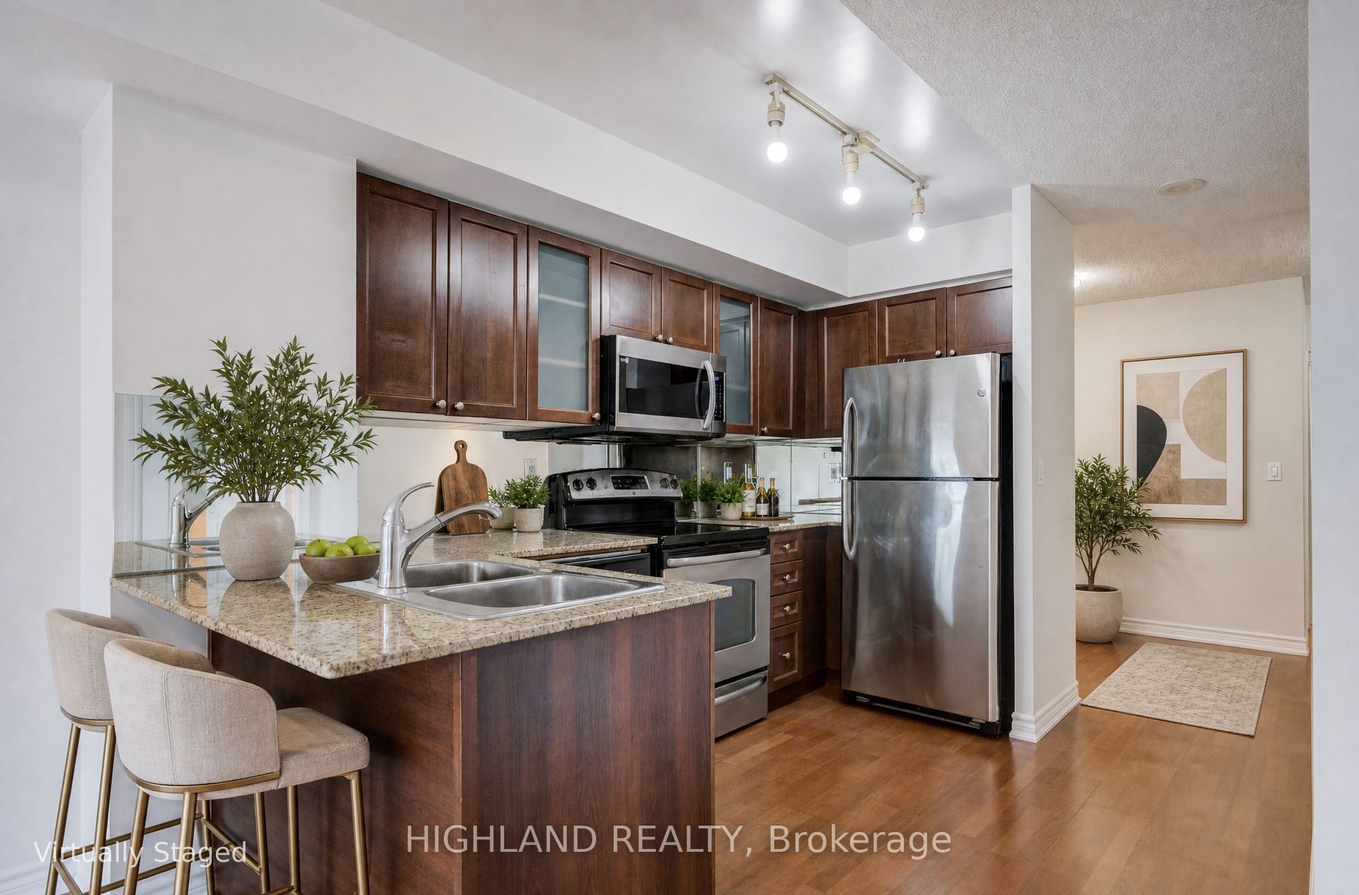 761 Bay Street 2710, Toronto, ON M5G 2R2 photo 5