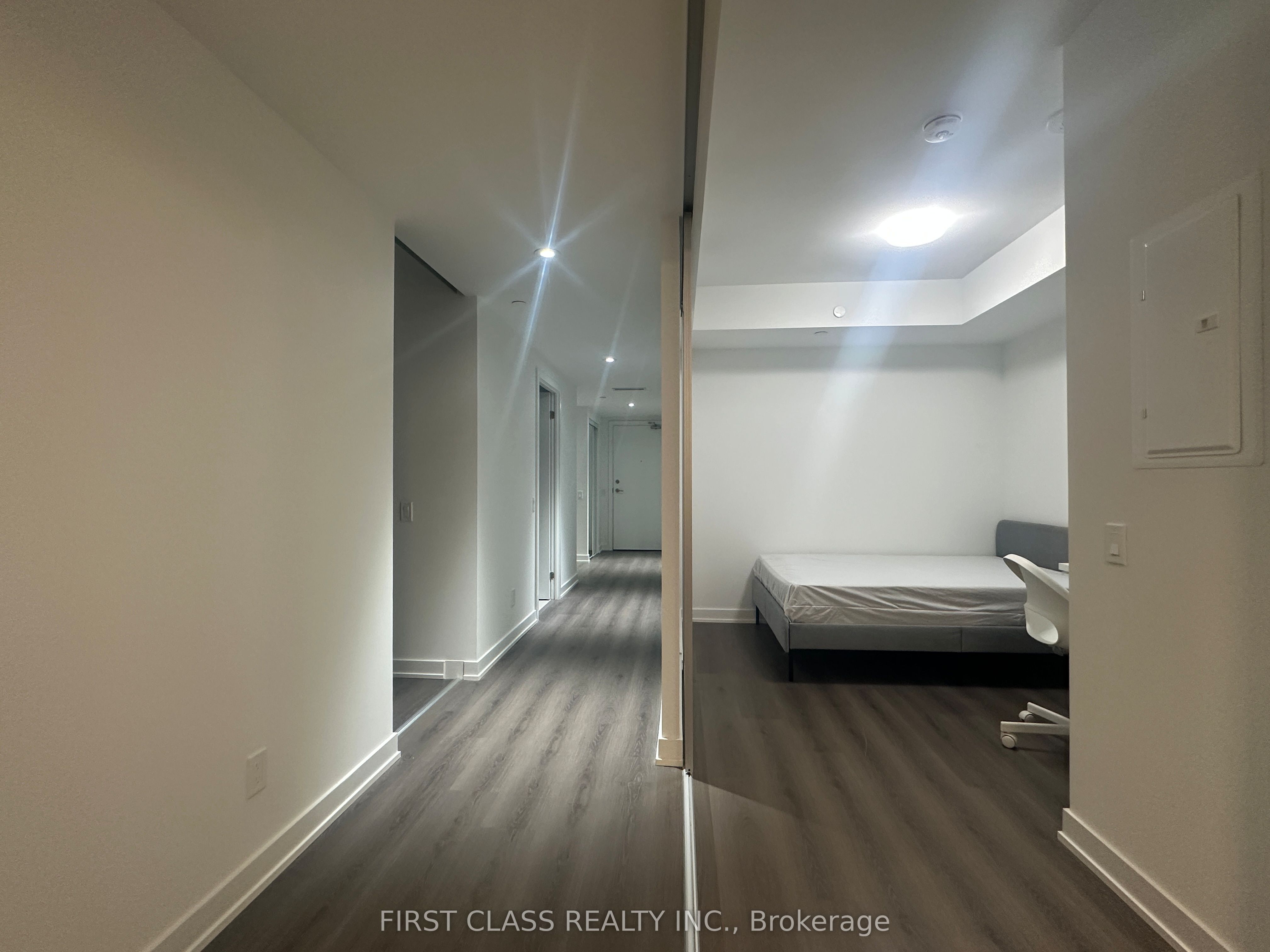 8 wellesley Street W 706, Toronto, ON M4Y 0J5 photo 5