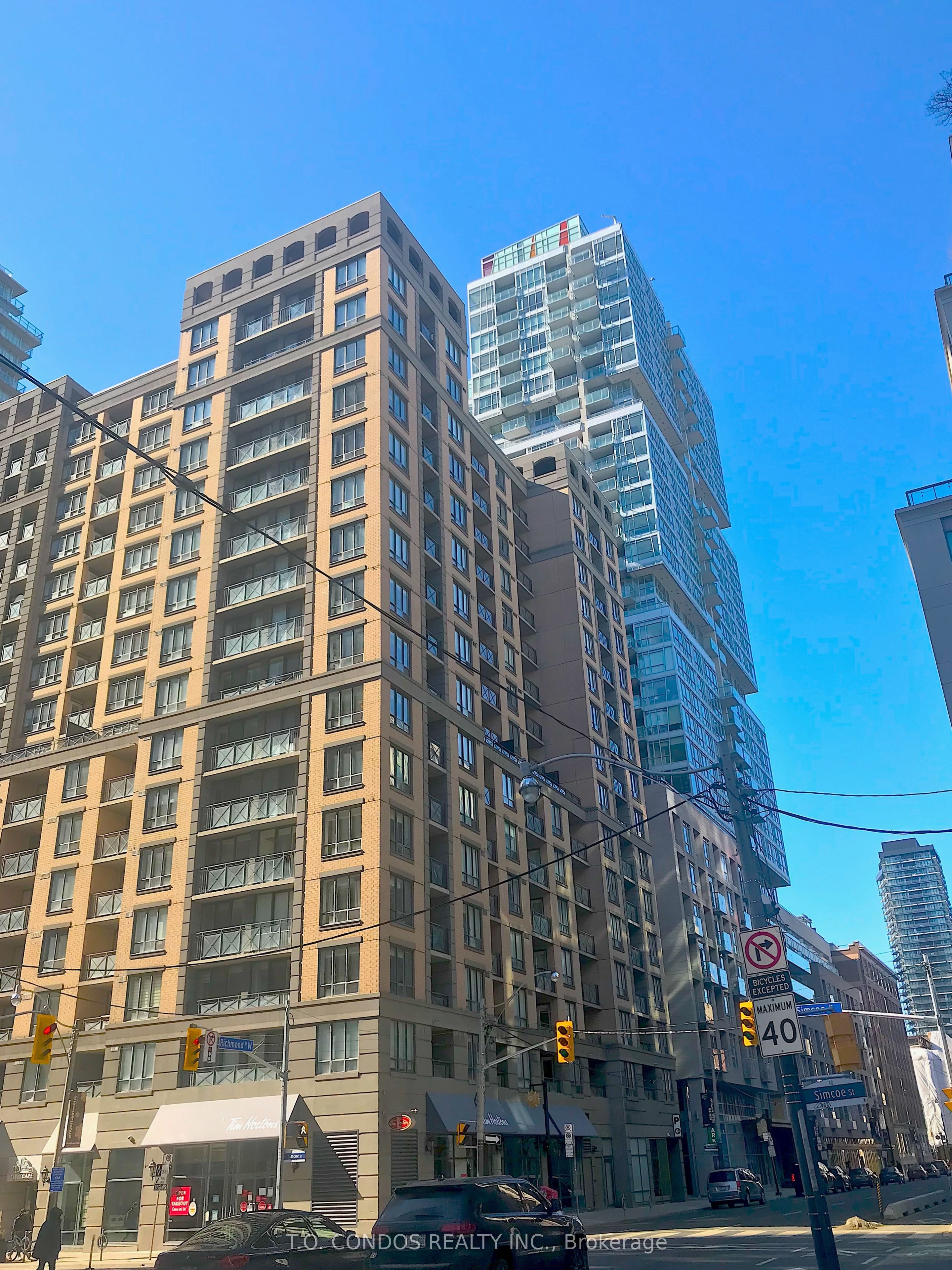 140 Simcoe Street 610, Toronto, ON M5H 4E9 photo 2
