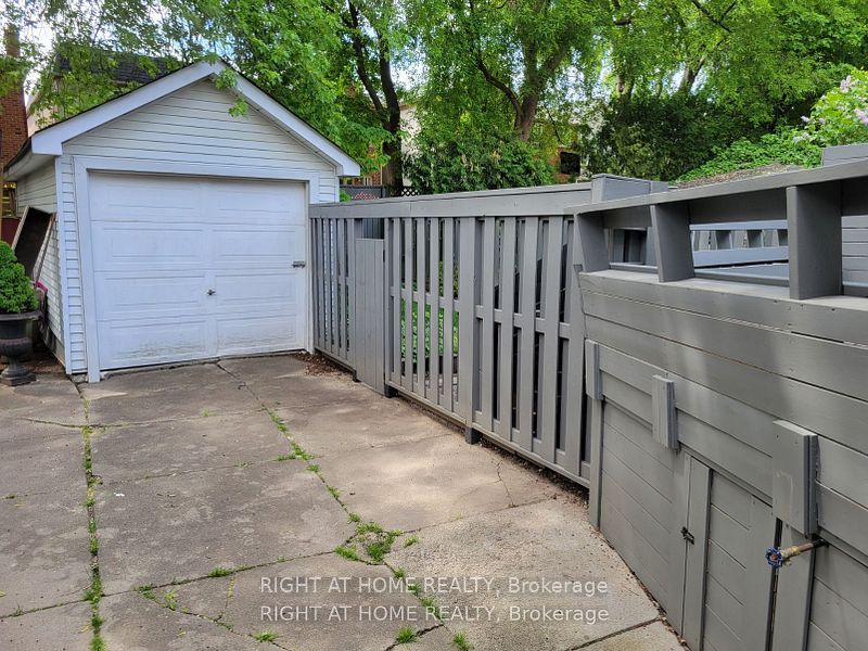 357 Old Orchard Grove, Toronto, ON M5M 2G1 photo 5