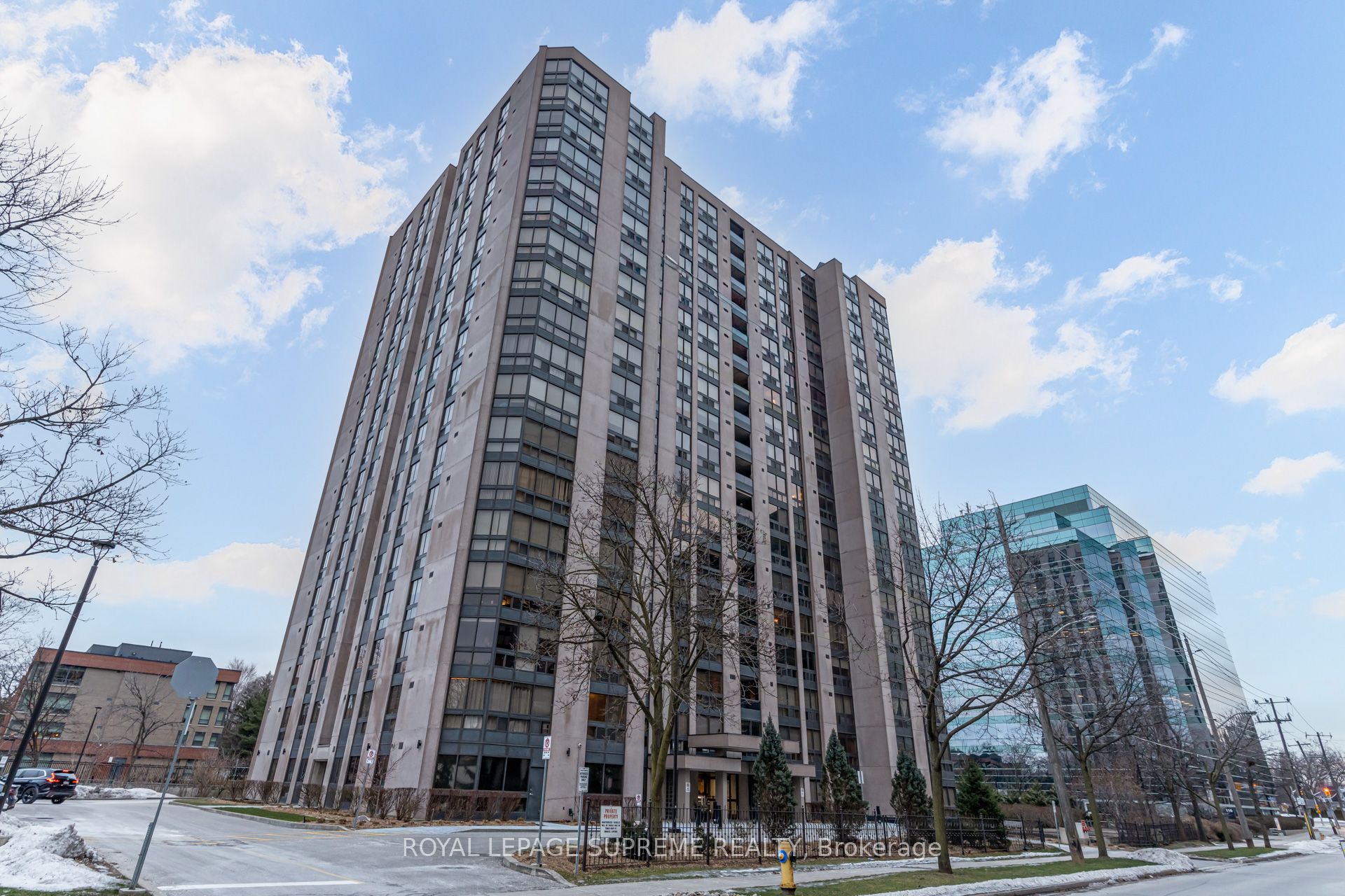 5 Kenneth Avenue 1804, Toronto, ON M2N 6M7 photo 2