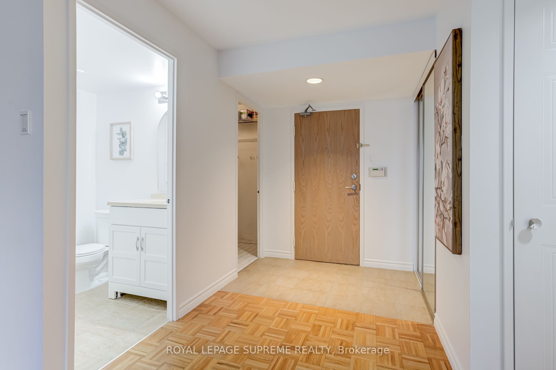 5 Kenneth Avenue 1804, Toronto, ON M2N 6M7 photo 4