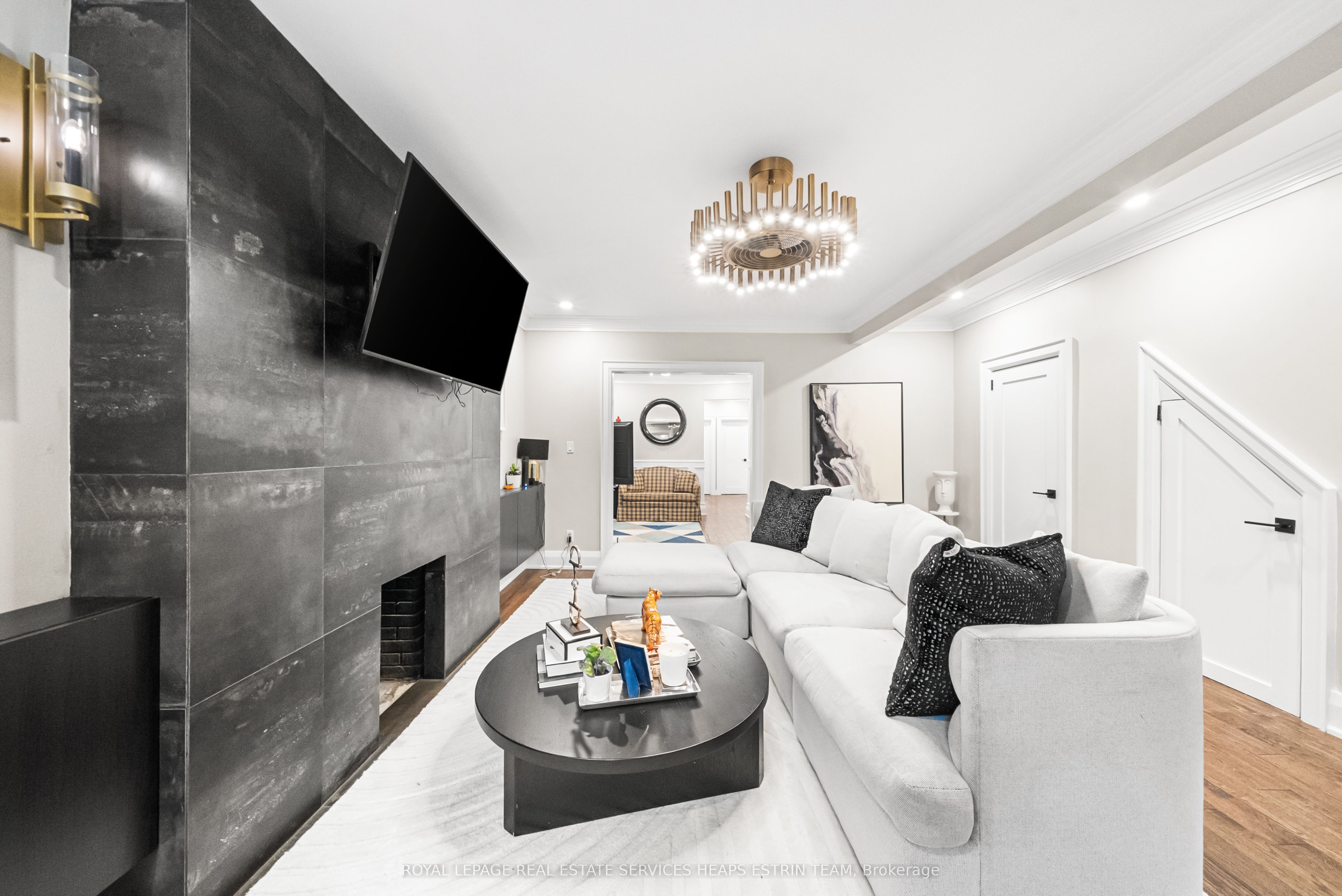 39 Standish Avenue, Toronto, ON M4W 3B2 photo 4