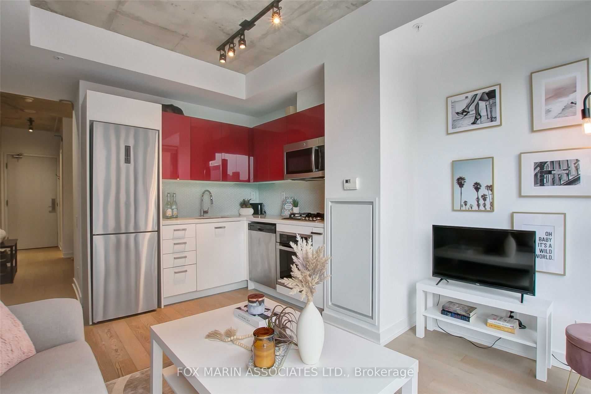 39 Brant Street 523, Toronto, ON M5V 2L9 photo 5
