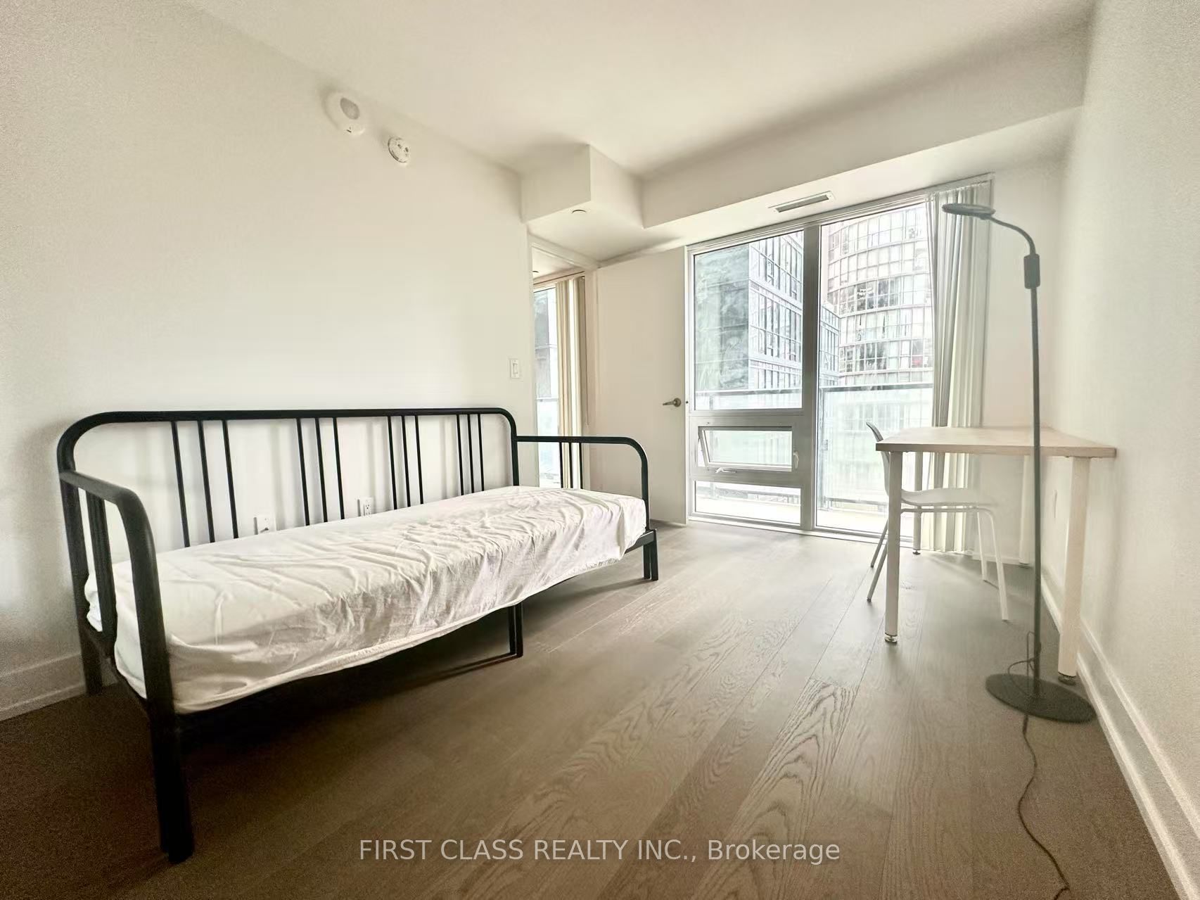 955 Bay Street 527, Toronto, ON M5S 0C6 photo 5