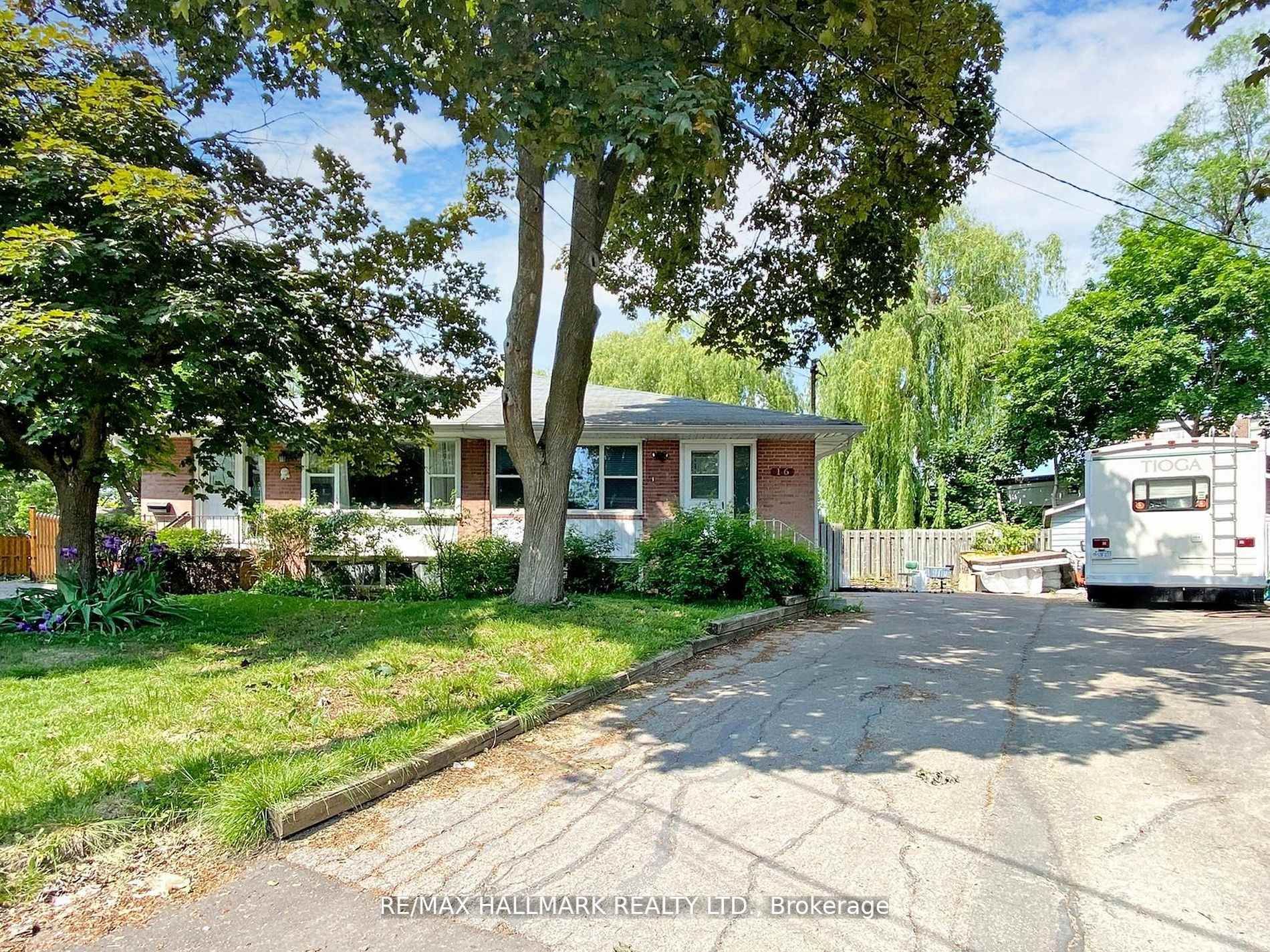 16 Dunboyne Court, Toronto, ON M2R 2B7 photo 3