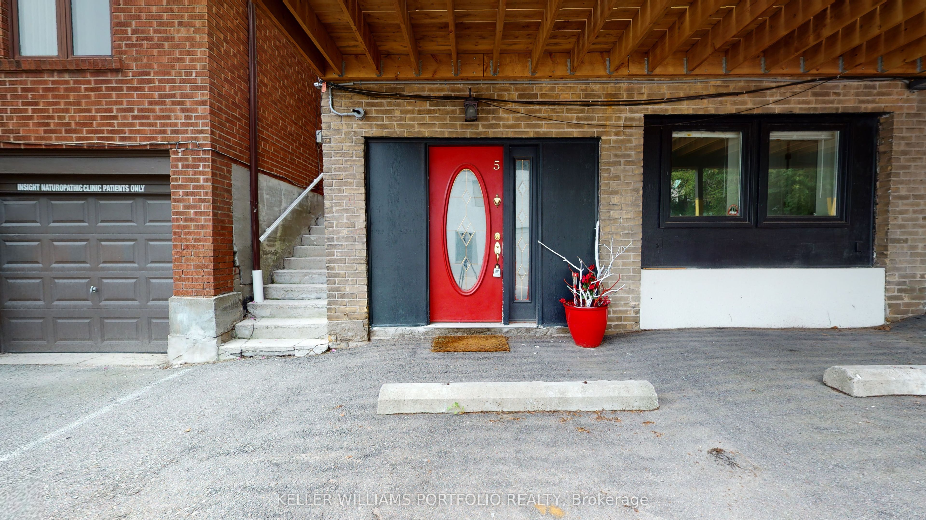 546 Eglinton Avenue E 5, Toronto, ON M4P 1N9 photo 3