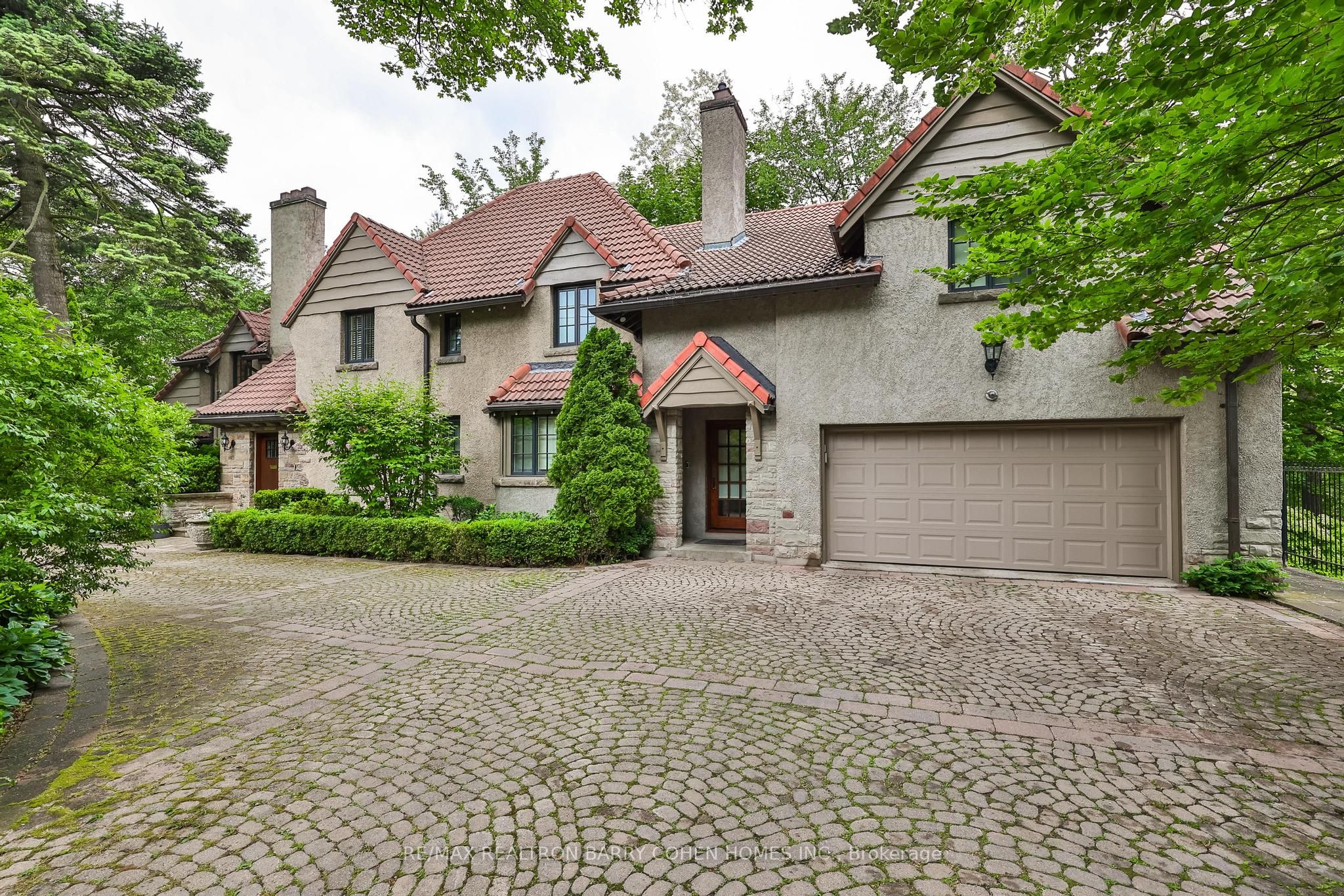 48 Old Yonge Street, Toronto, ON M2P 1P7 photo 3