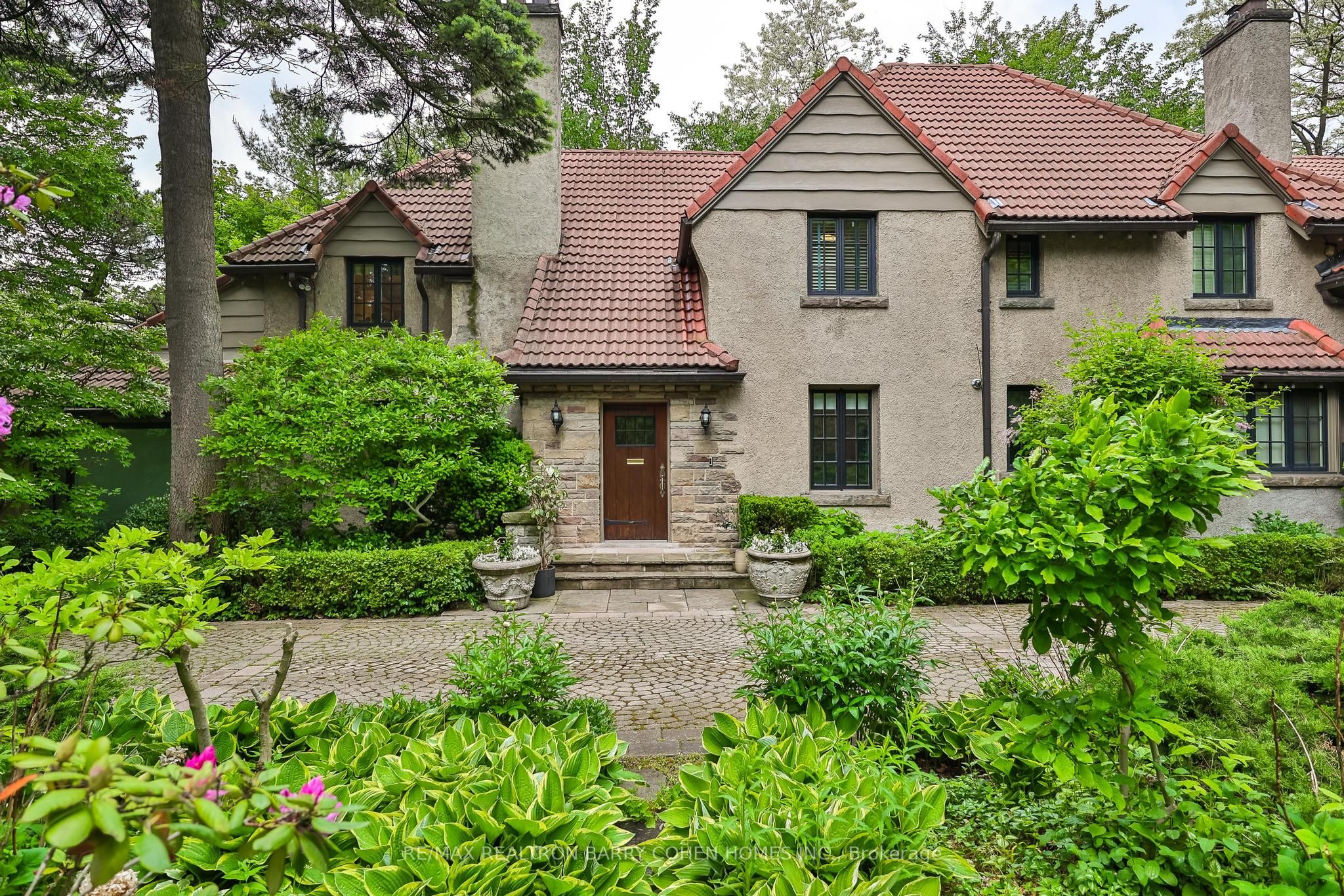 48 Old Yonge Street, Toronto, ON M2P 1P7 photo 4