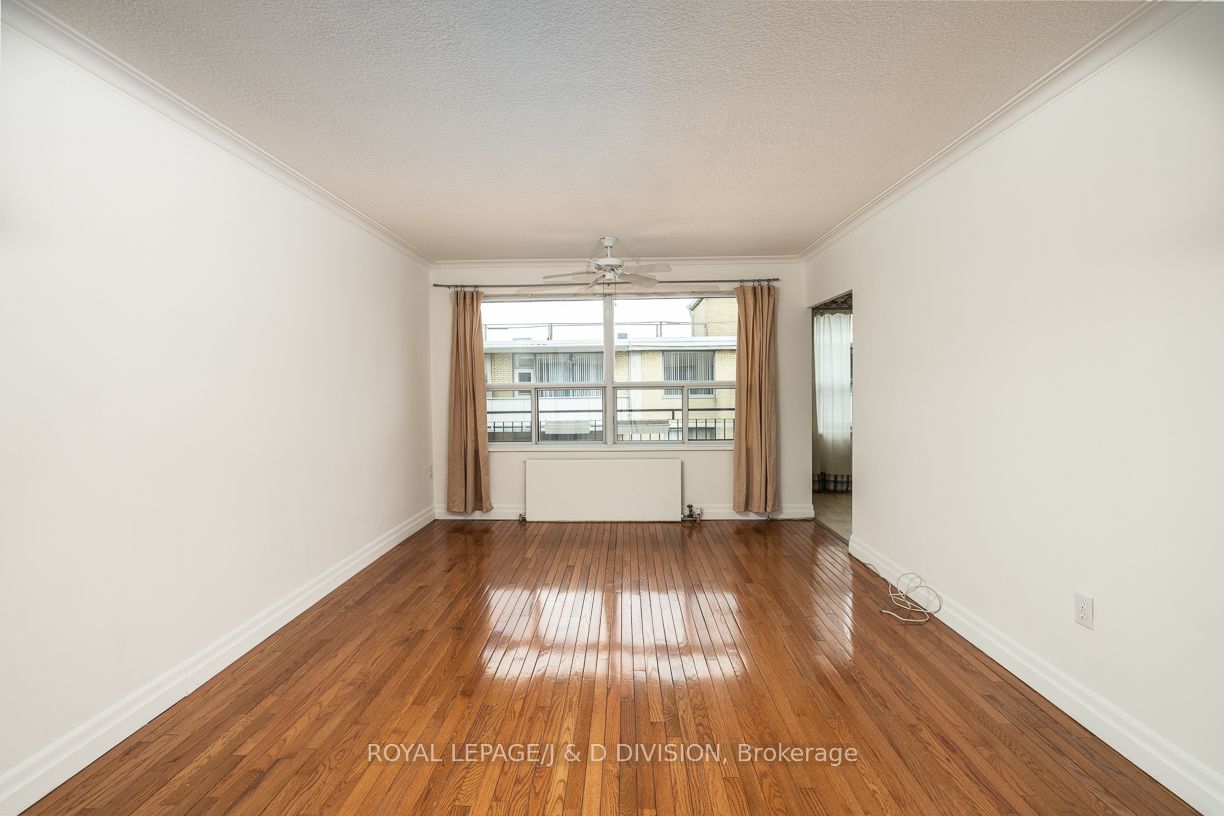 660 W Eglinton Avenue W 716, Toronto, ON M5N 1C3 photo 2