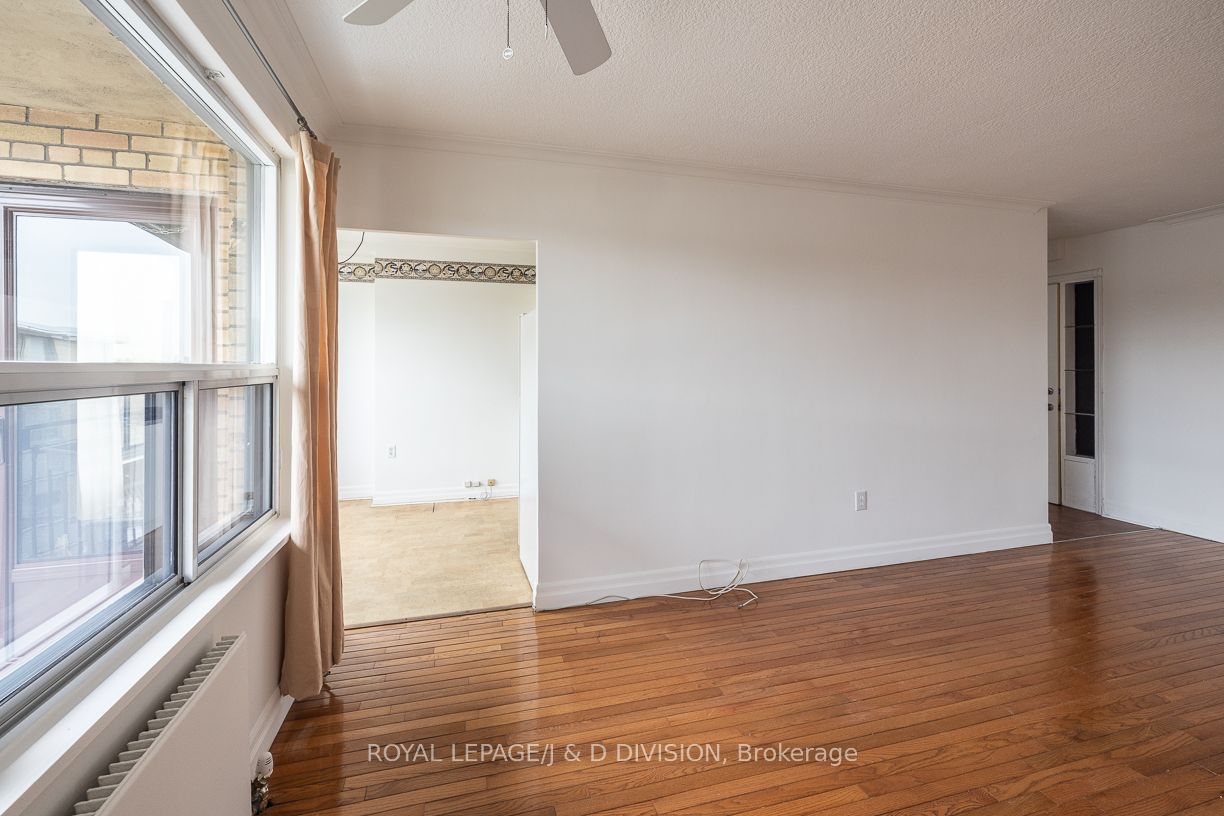 660 W Eglinton Avenue W 716, Toronto, ON M5N 1C3 photo 4