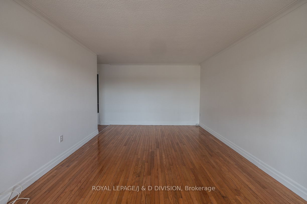 660 W Eglinton Avenue W 716, Toronto, ON M5N 1C3 photo 5