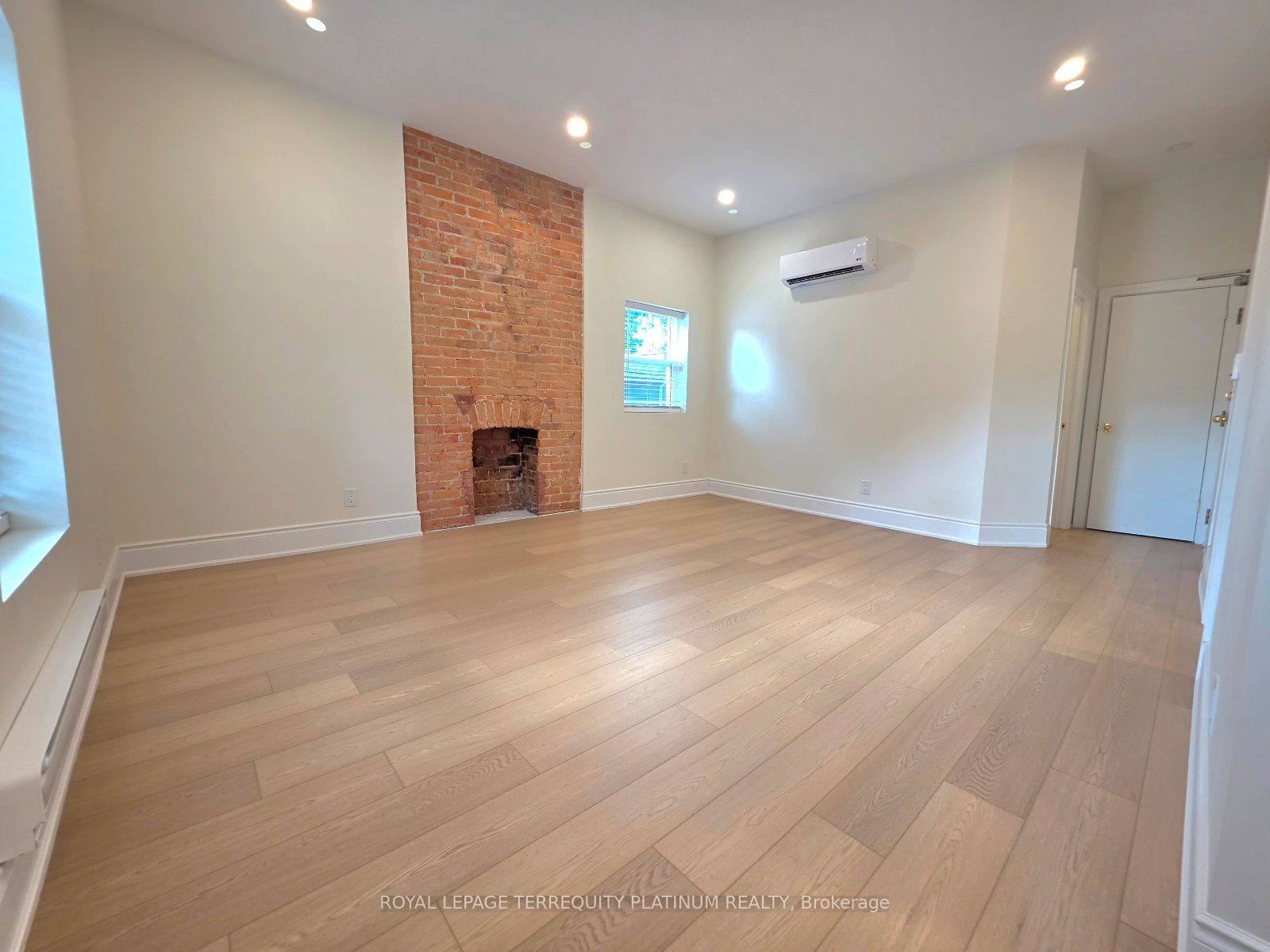 11 Beaconsfield Avenue 4/ 2nd Floor, Toronto, ON M6J 3J1 photo 2