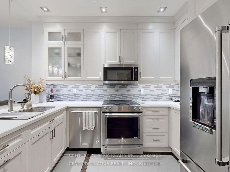 10 Gateway Boulevard 206, Toronto, ON M3C 3A1