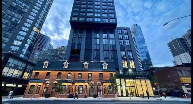 8 Wellesley Street W 3312, Toronto, ON M4Y 0J5