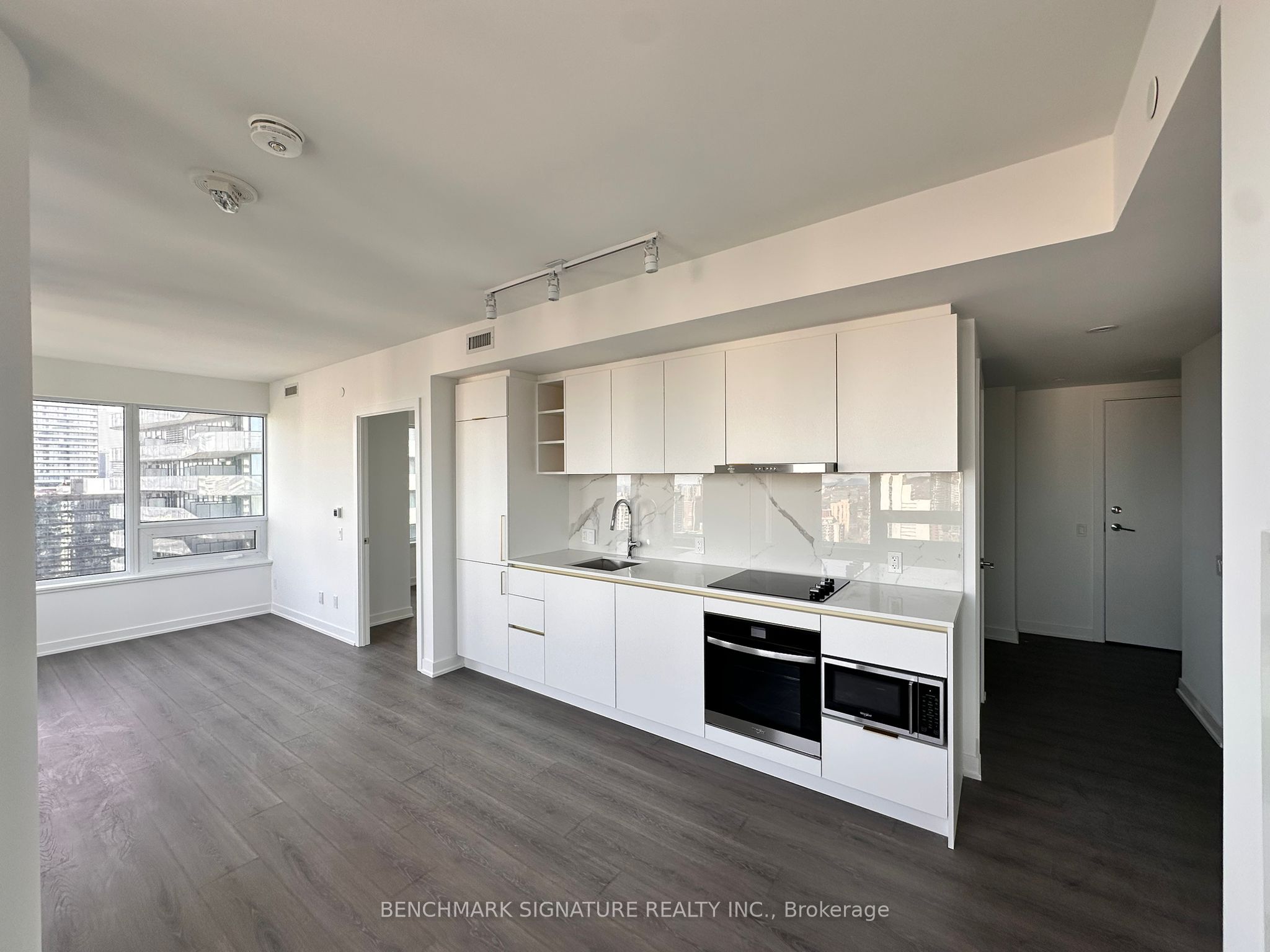8 Wellesley Street W 3312, Toronto, ON M4Y 0J5 photo 2