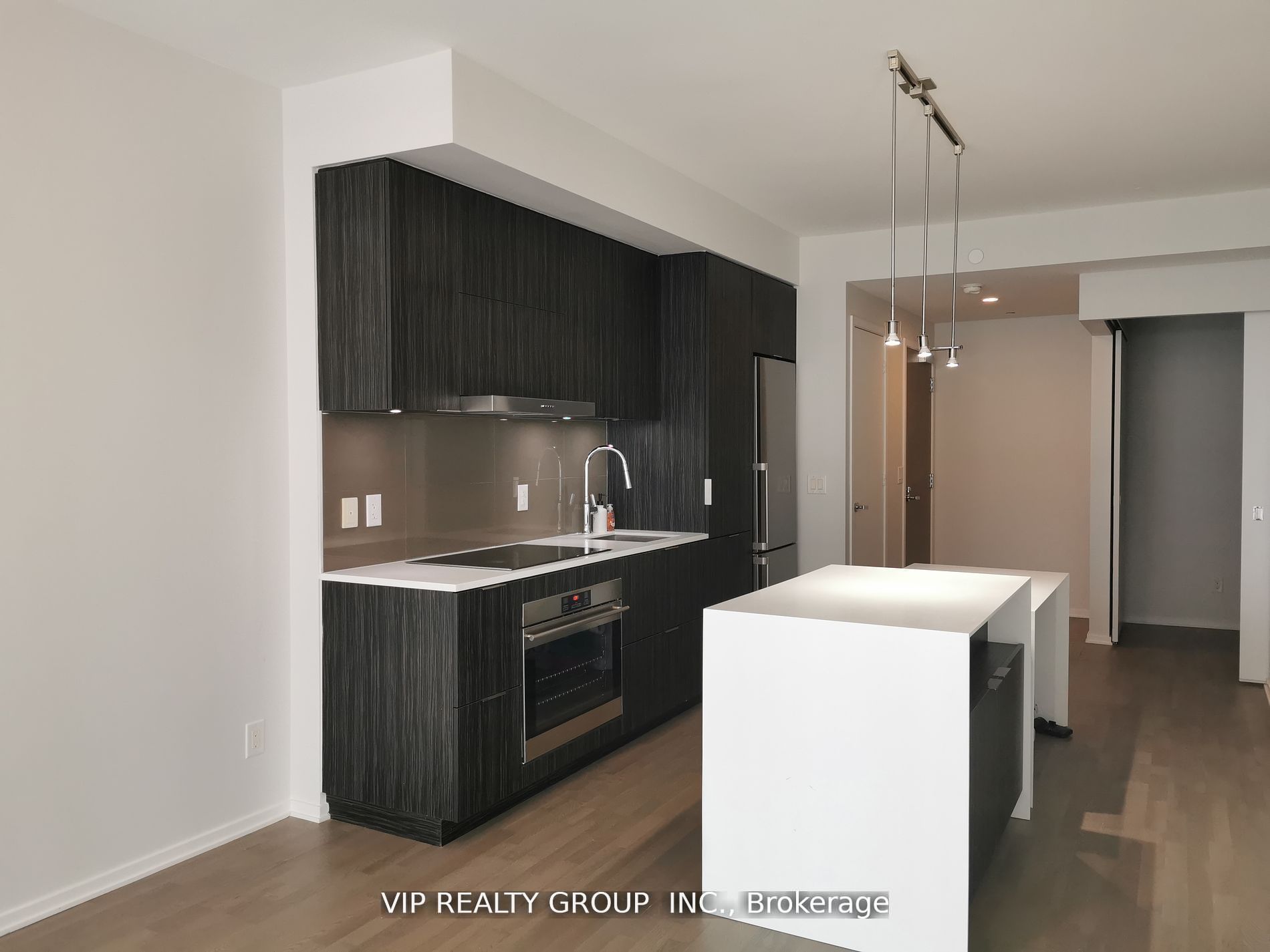 1 Bloor Street E 2209, Toronto, ON M4W 0A8 photo 3